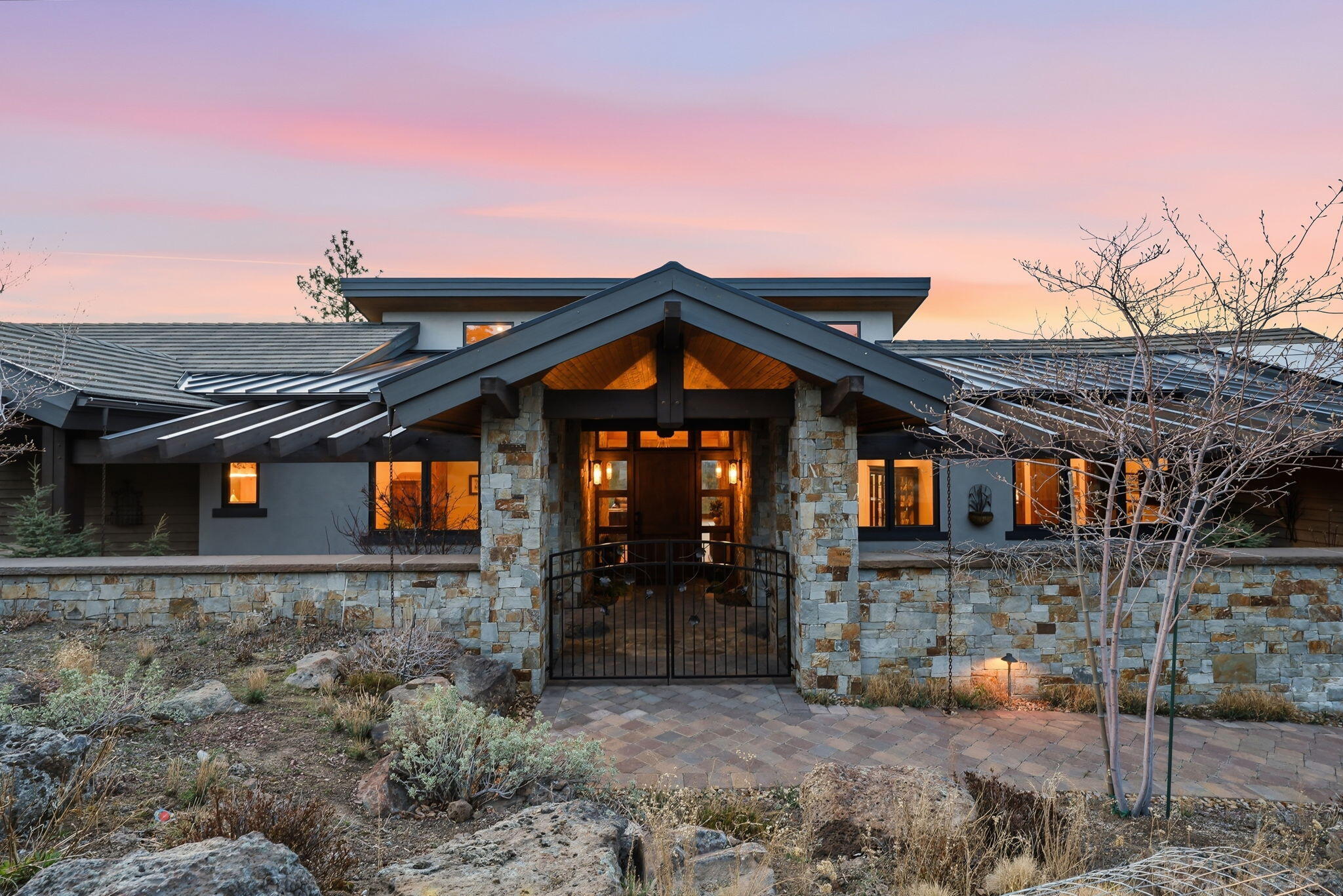 3487 NW Greenleaf Way