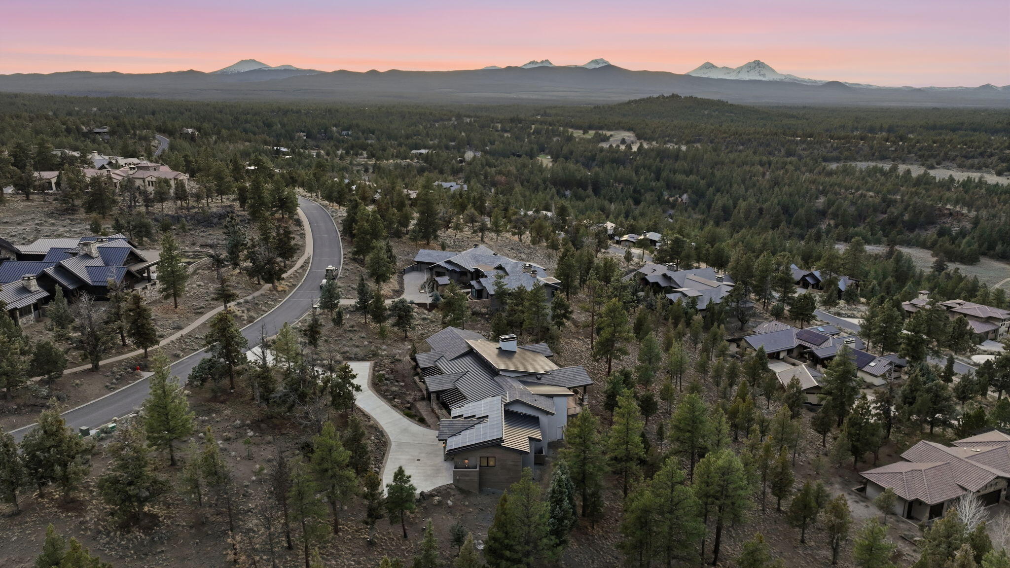 3487 NW Greenleaf Way