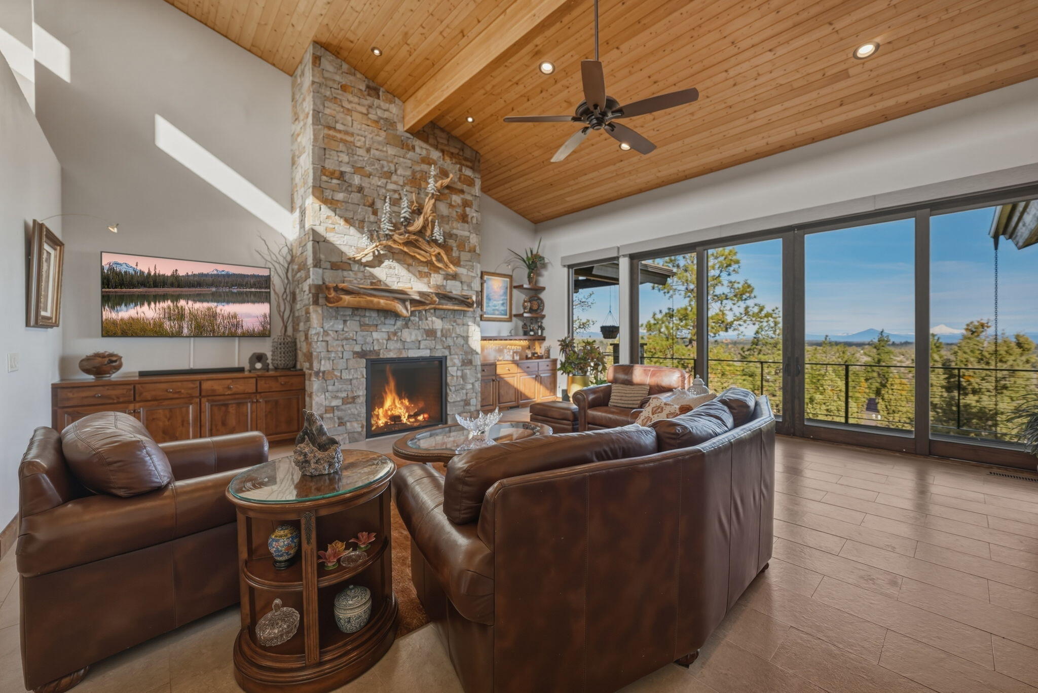 3487 NW Greenleaf Way