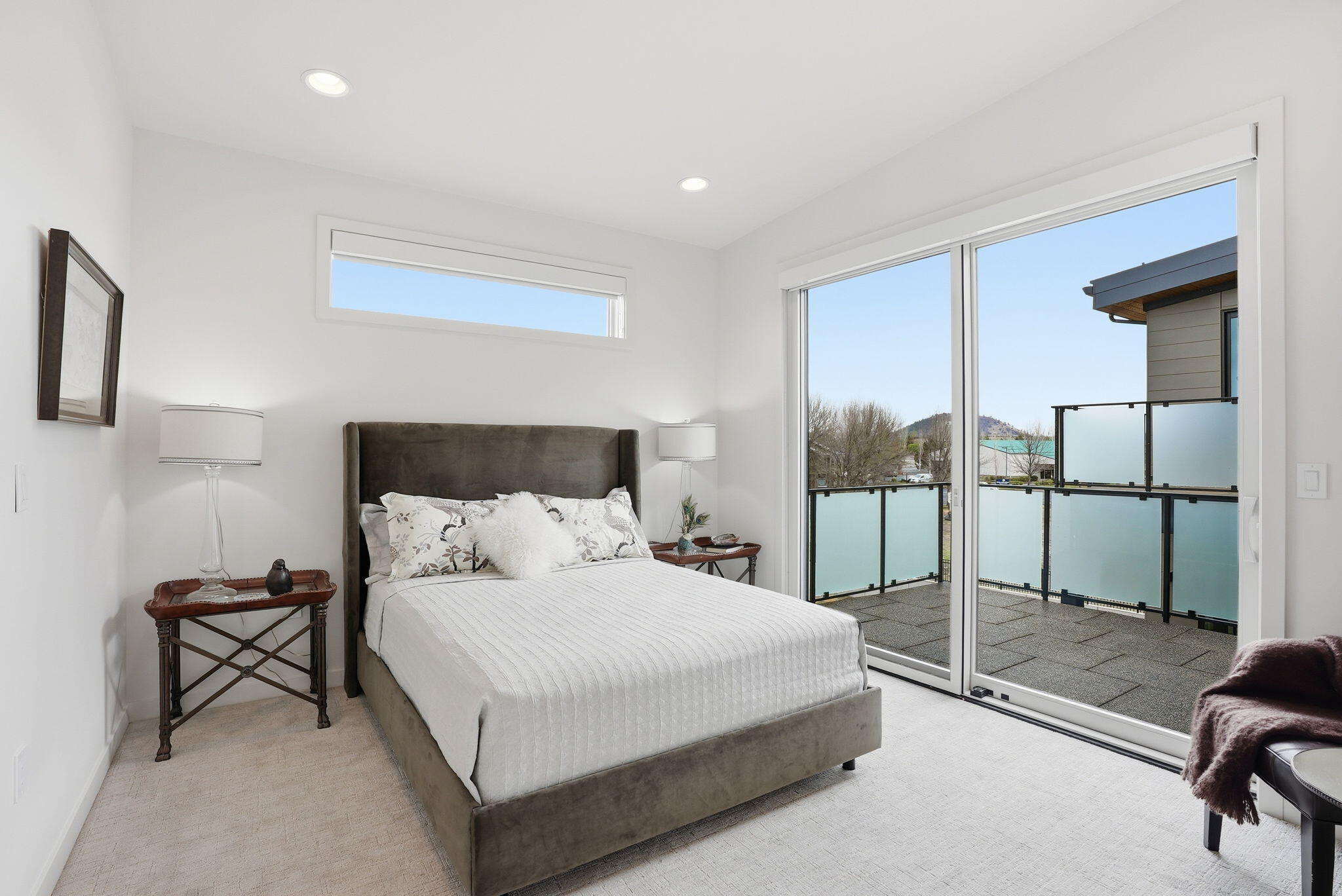 207 SW Log Court
