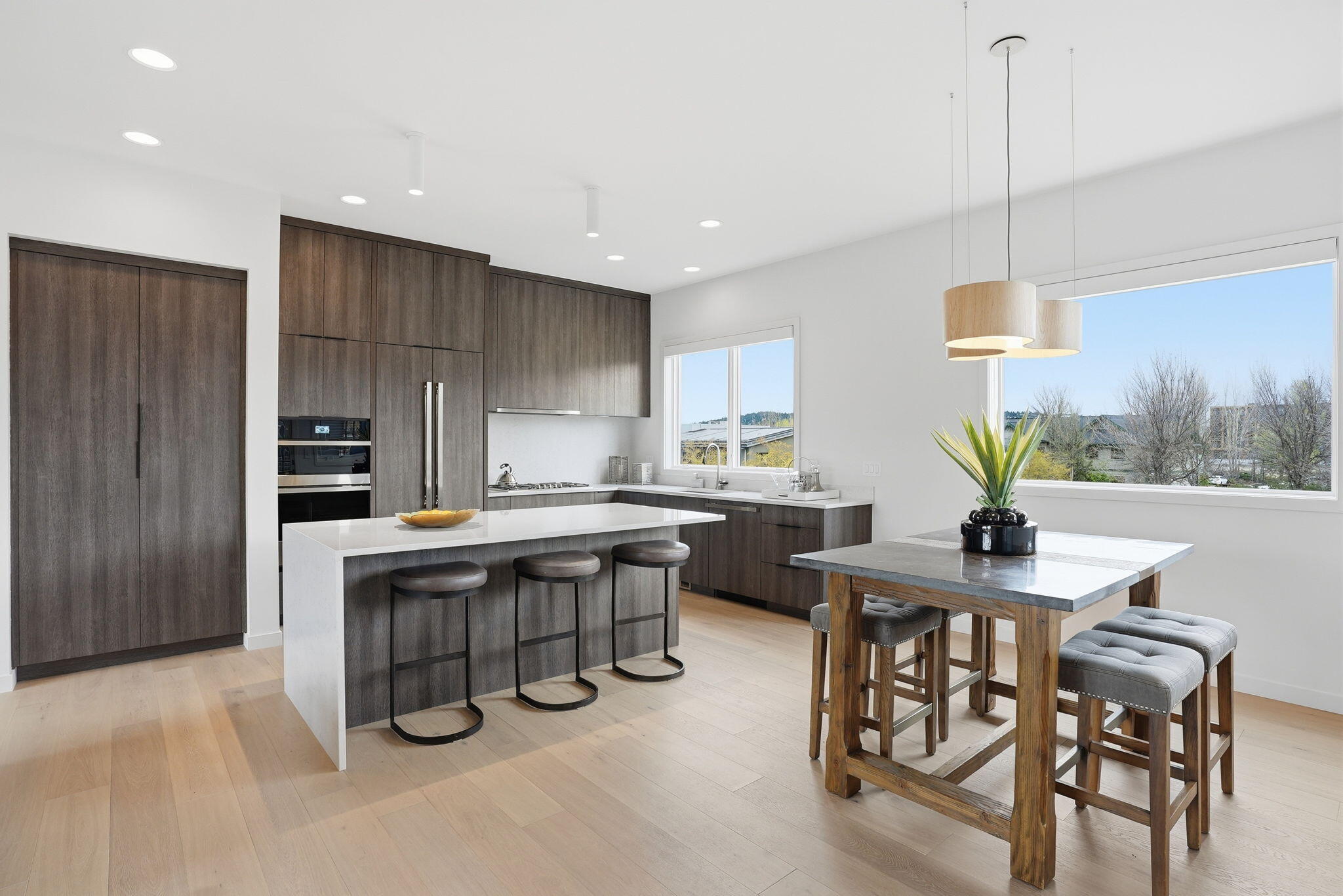 207 SW Log Court