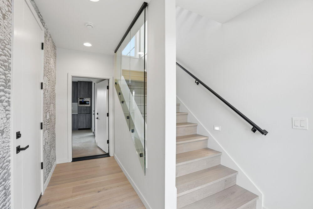 207 SW Log Court