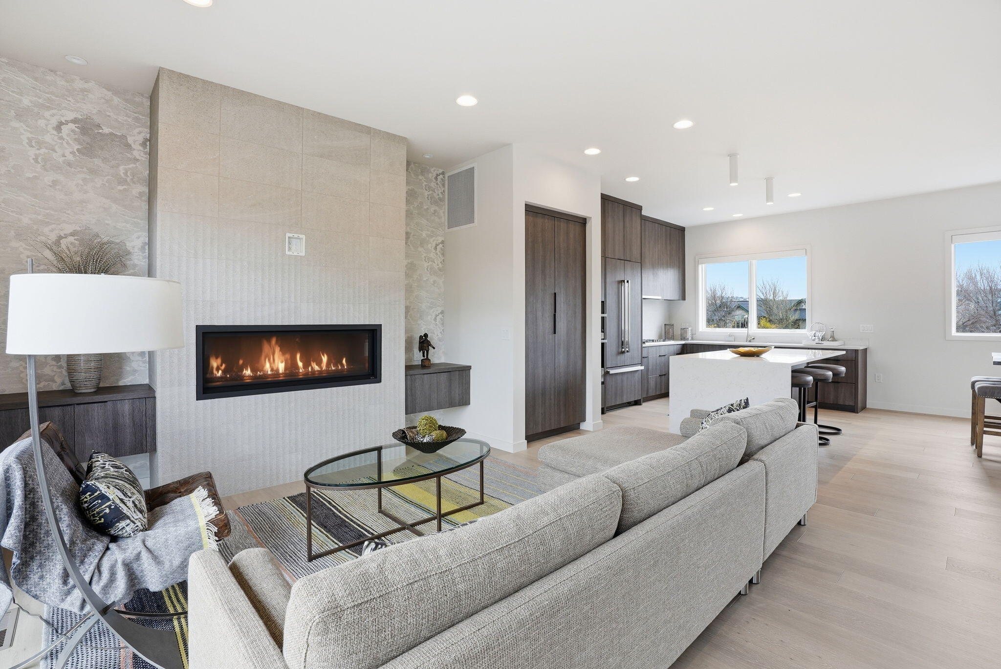 207 SW Log Court
