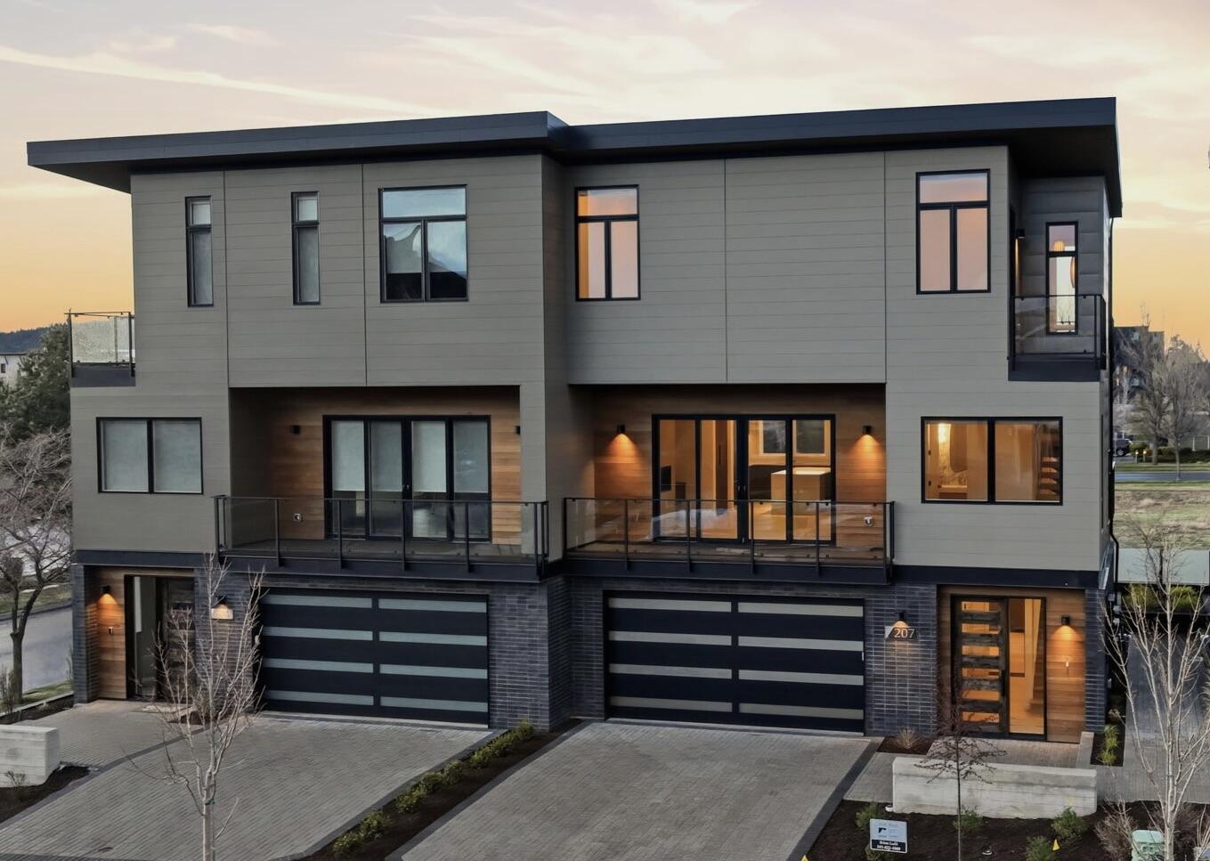 207 SW Log Court