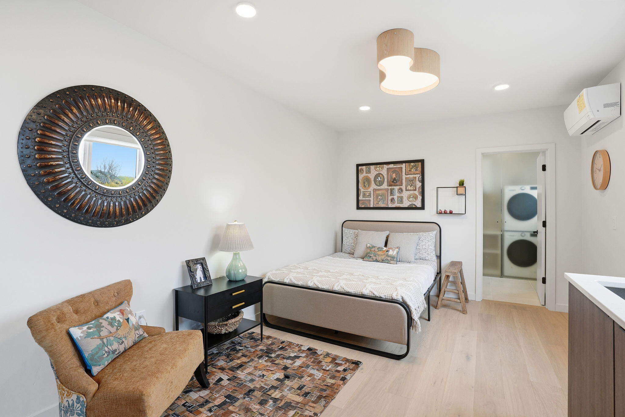 207 SW Log Court