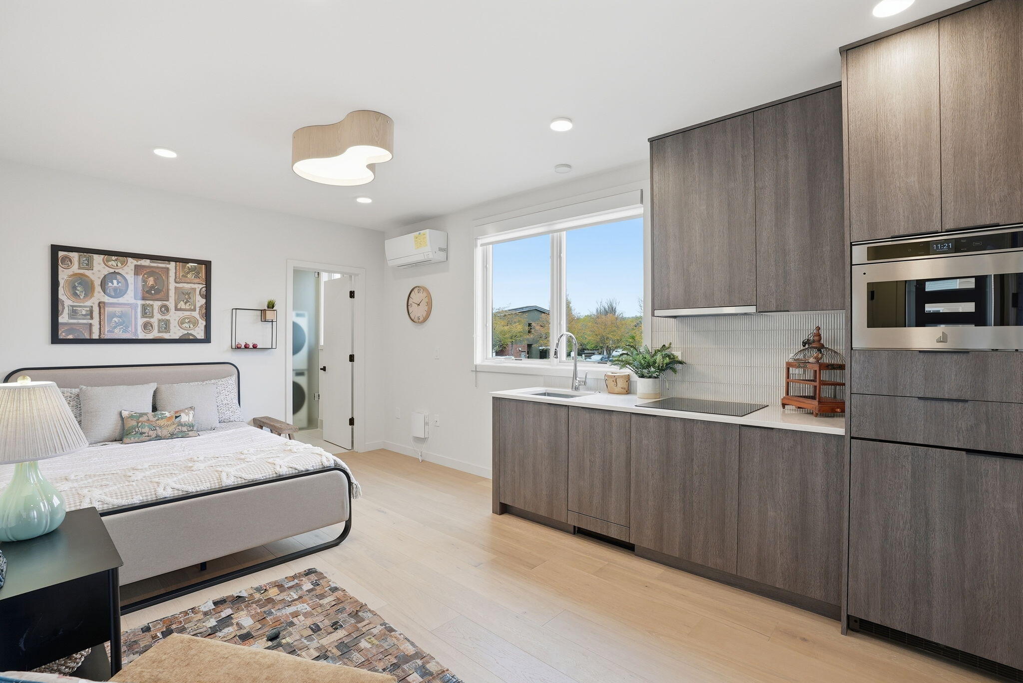 207 SW Log Court