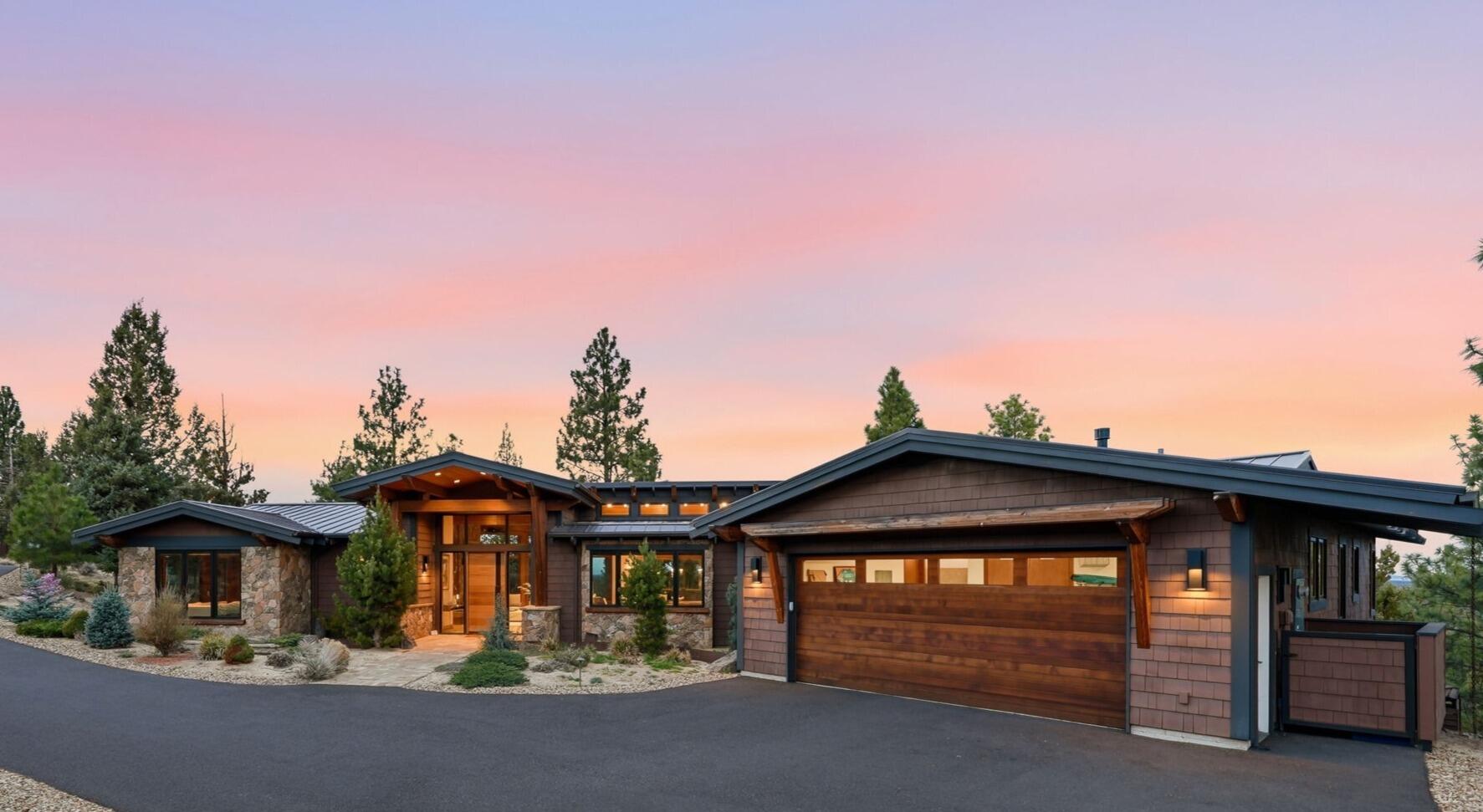 1496 NW Puccoon Court