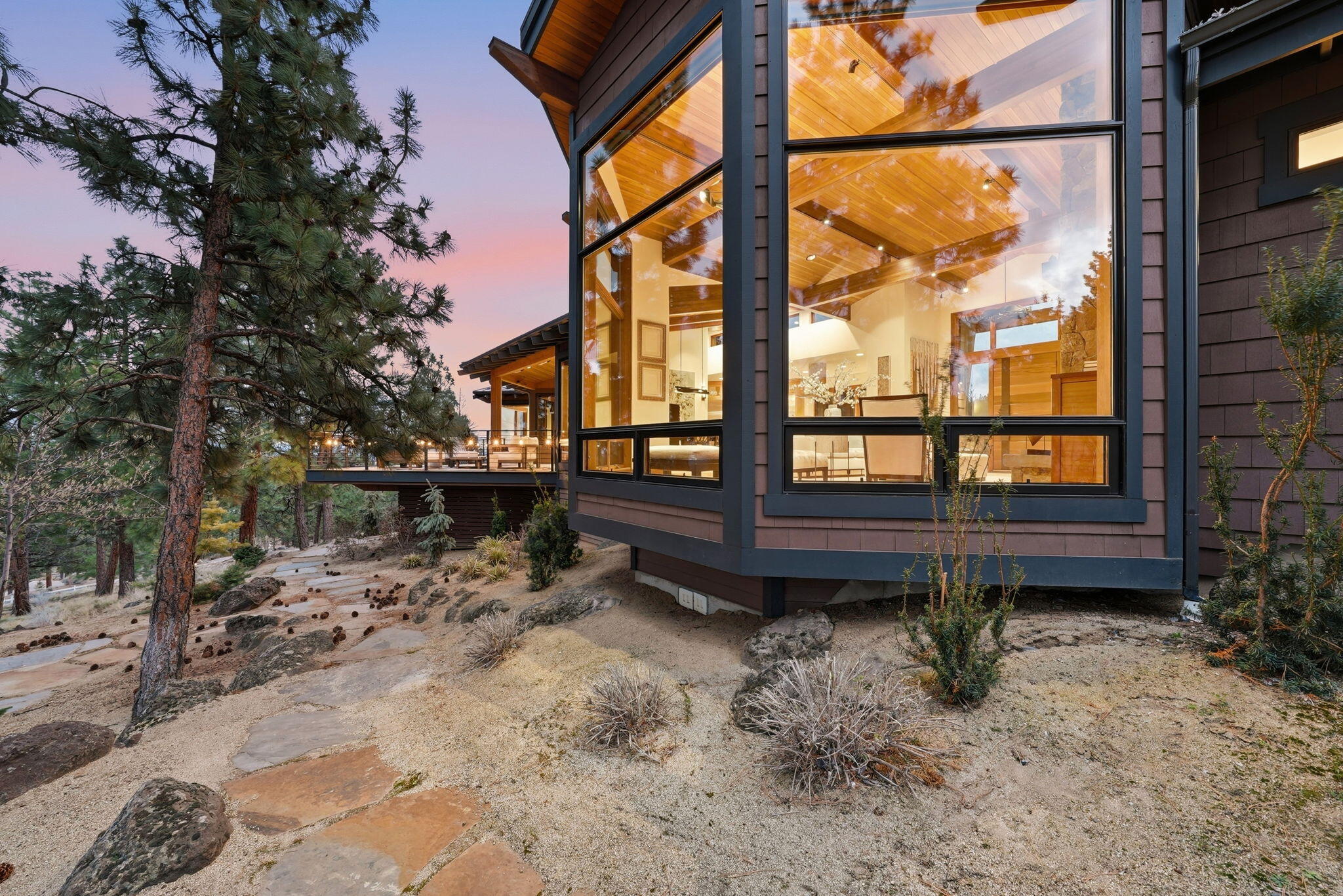 1496 NW Puccoon Court