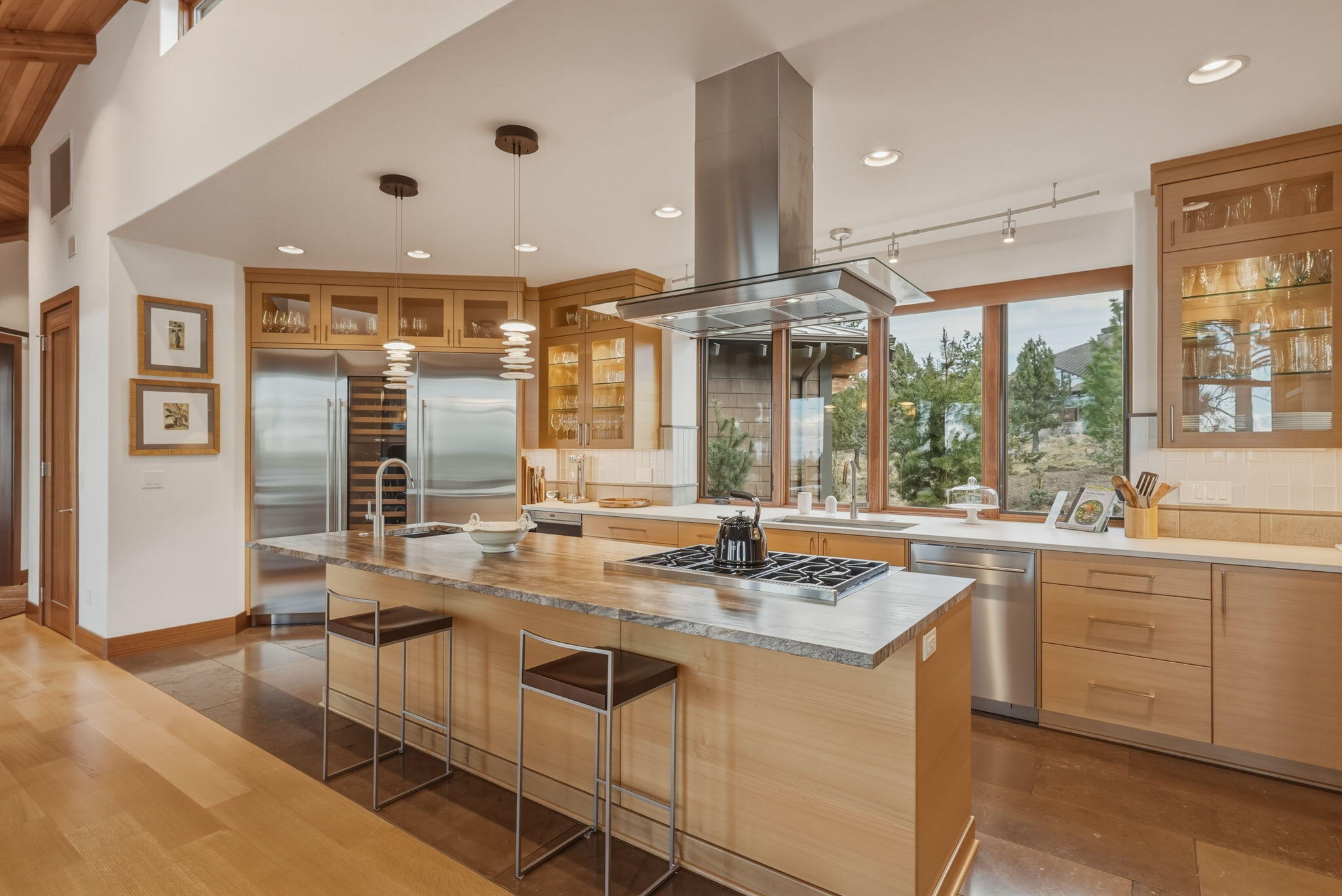 1496 NW Puccoon Court