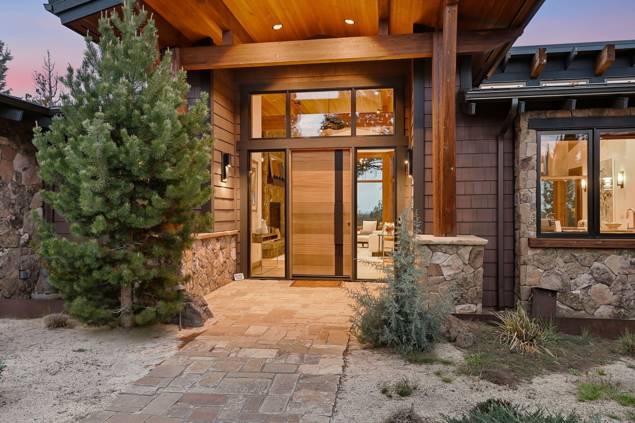 1496 NW Puccoon Court