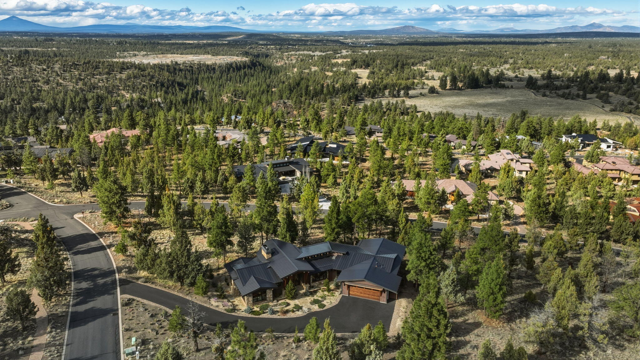 1496 NW Puccoon Court