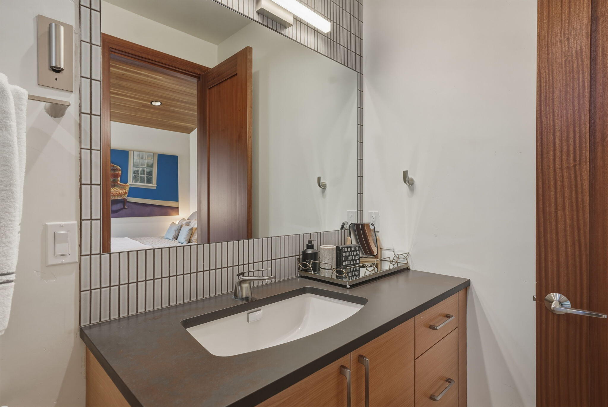 1496 NW Puccoon Court