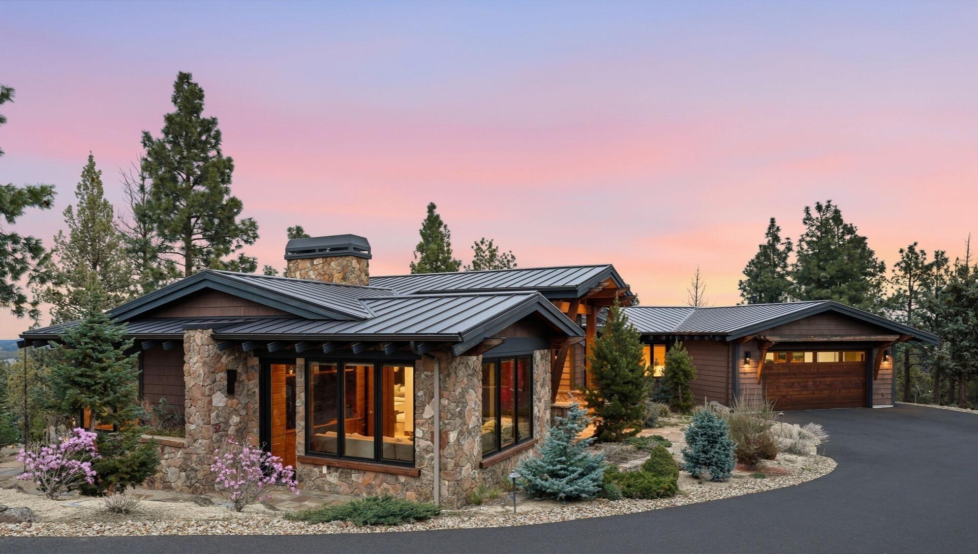 1496 NW Puccoon Court