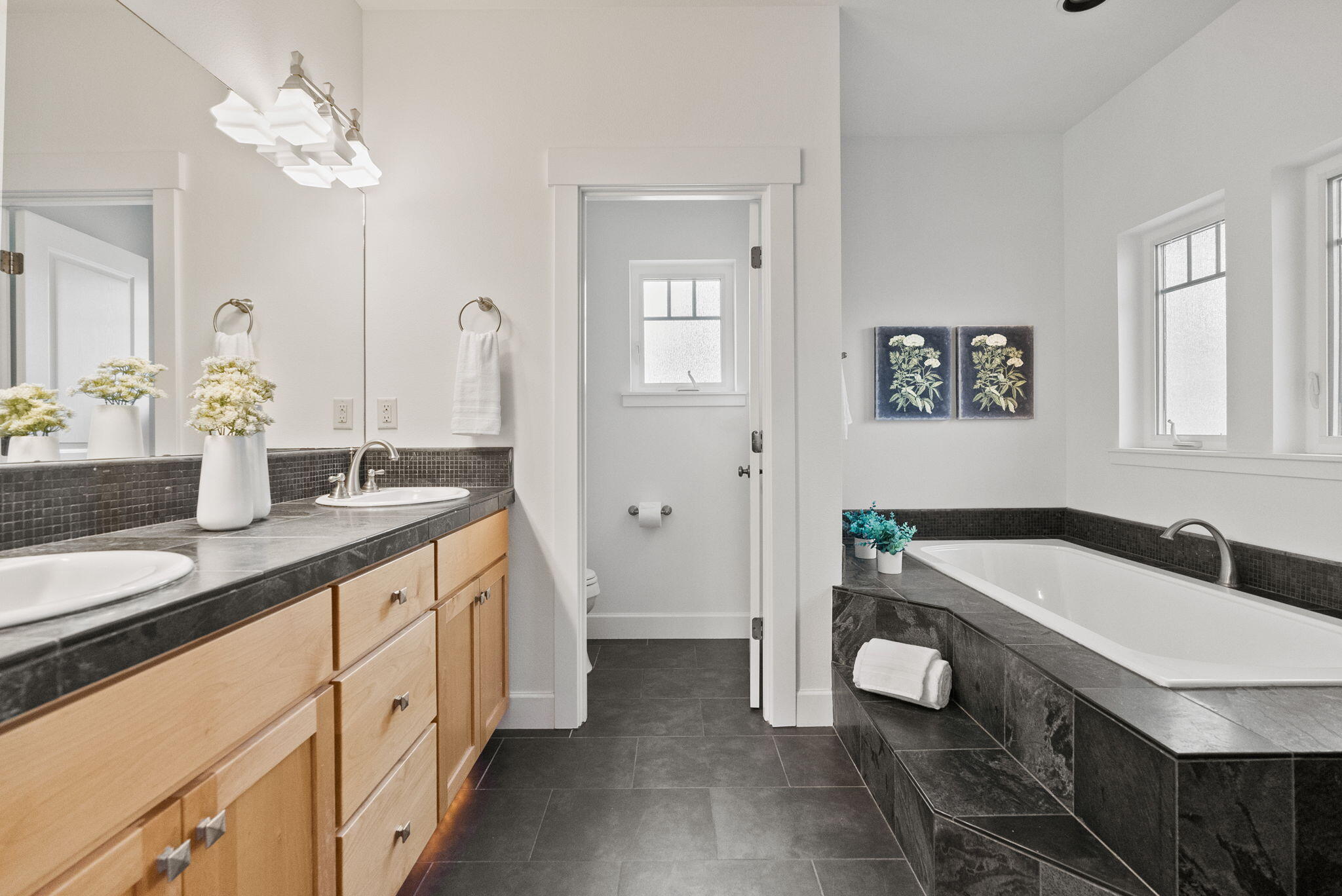 2484 NW Sacagawea Lane