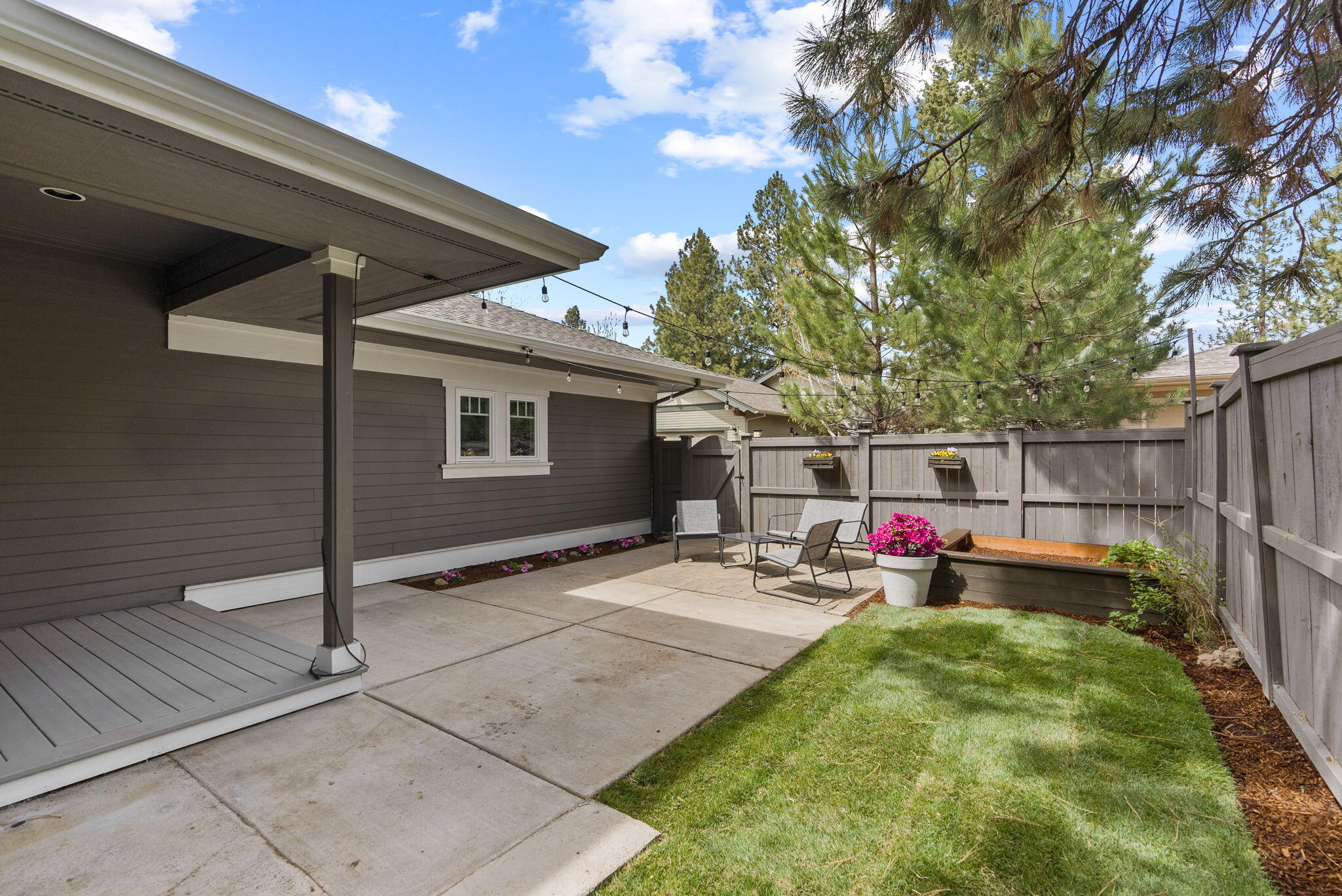 2484 NW Sacagawea Lane