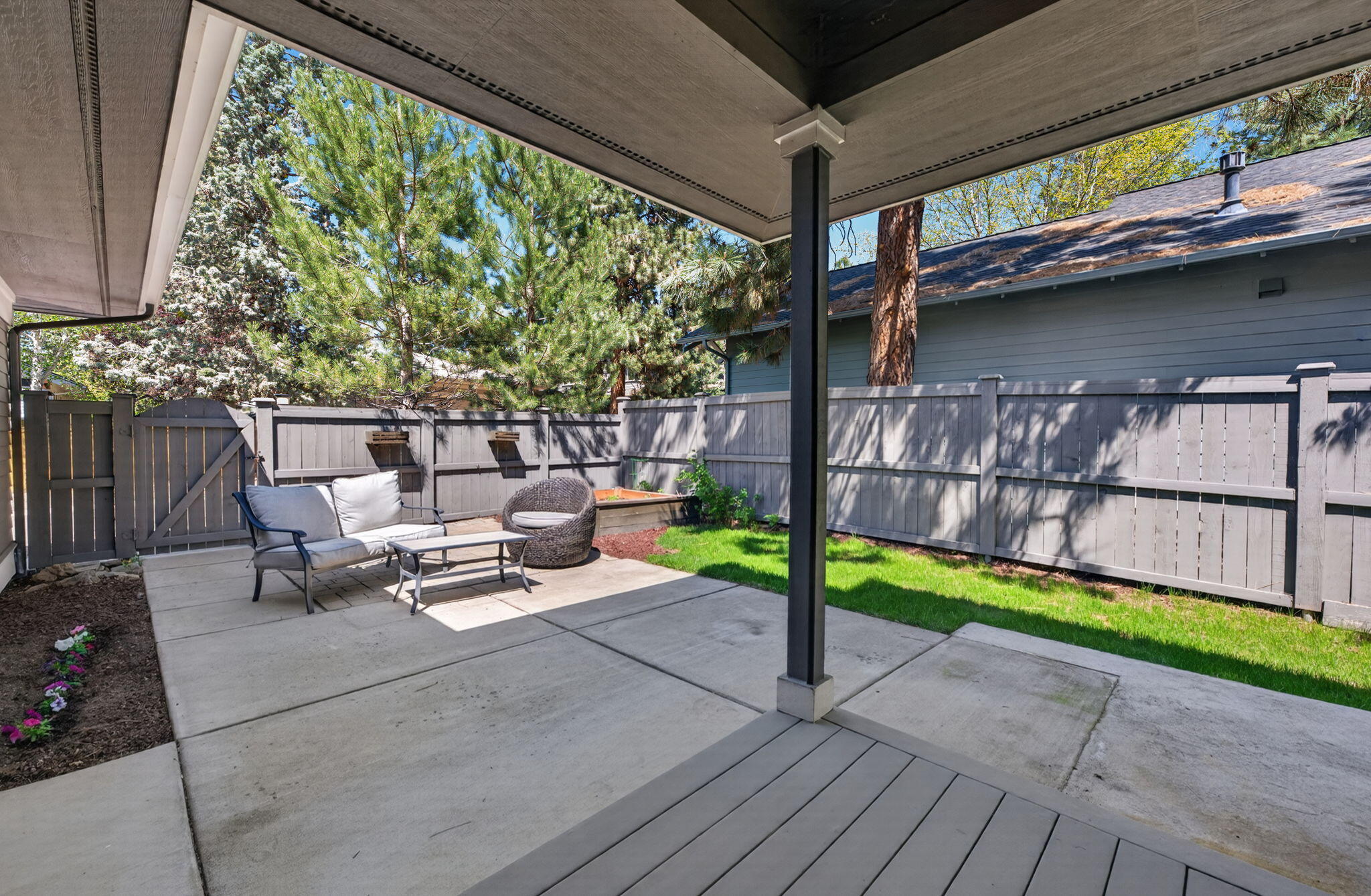 2484 NW Sacagawea Lane