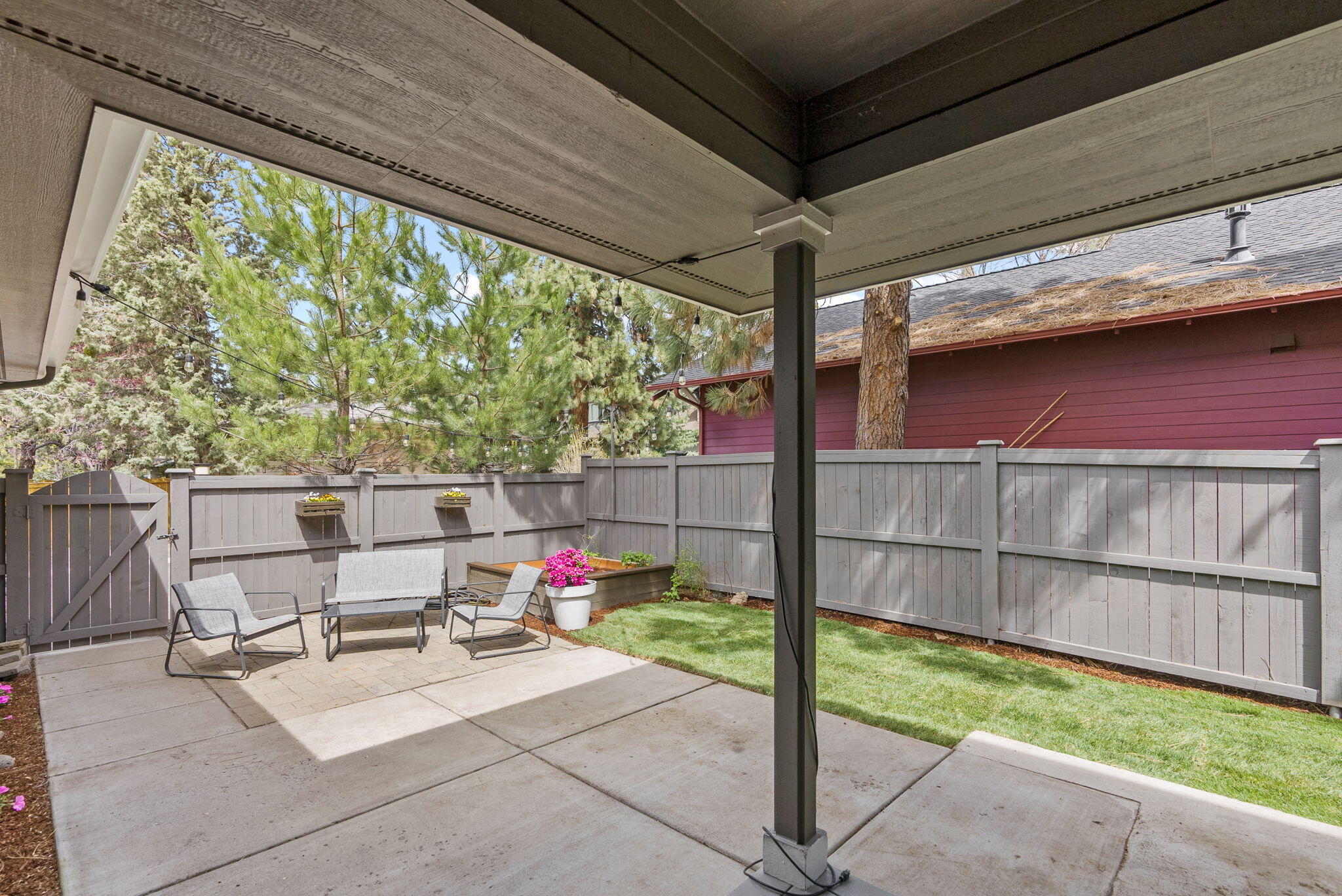 2484 NW Sacagawea Lane