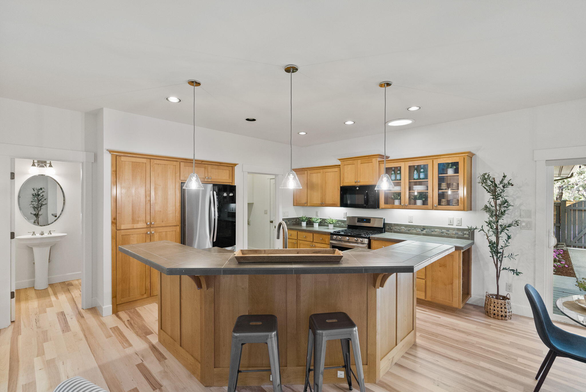 2484 NW Sacagawea Lane