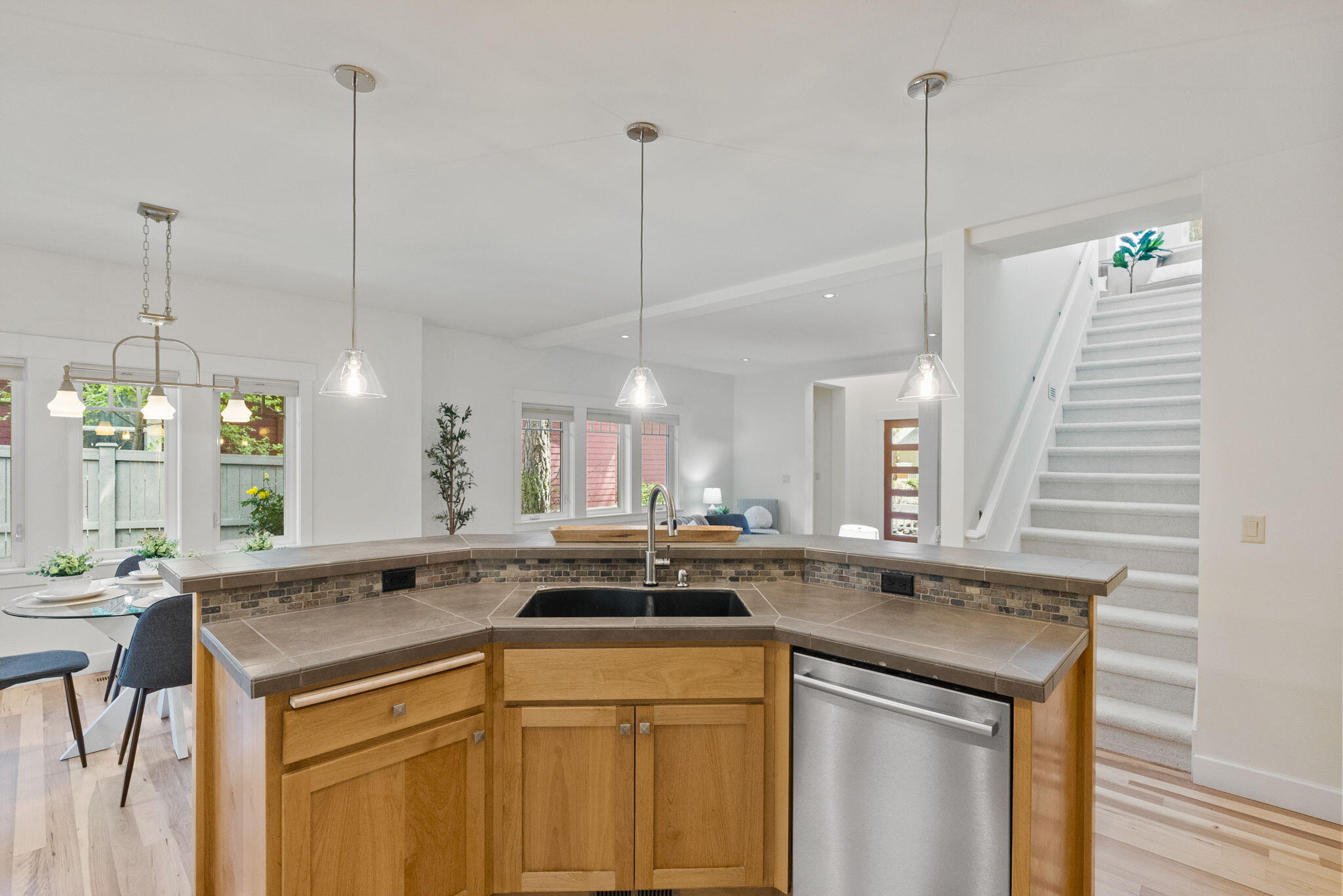 2484 NW Sacagawea Lane