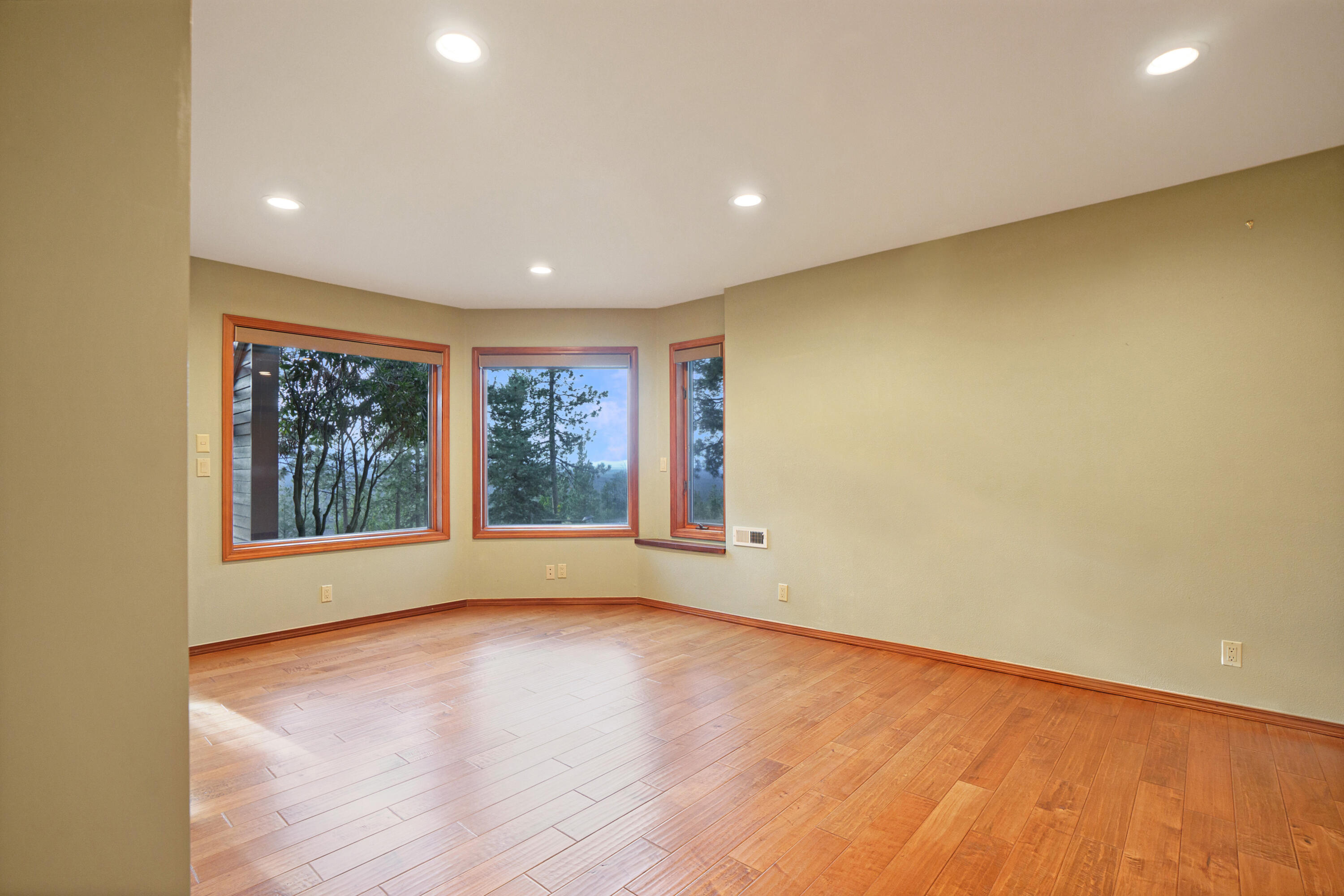 2889 NW Starview Drive