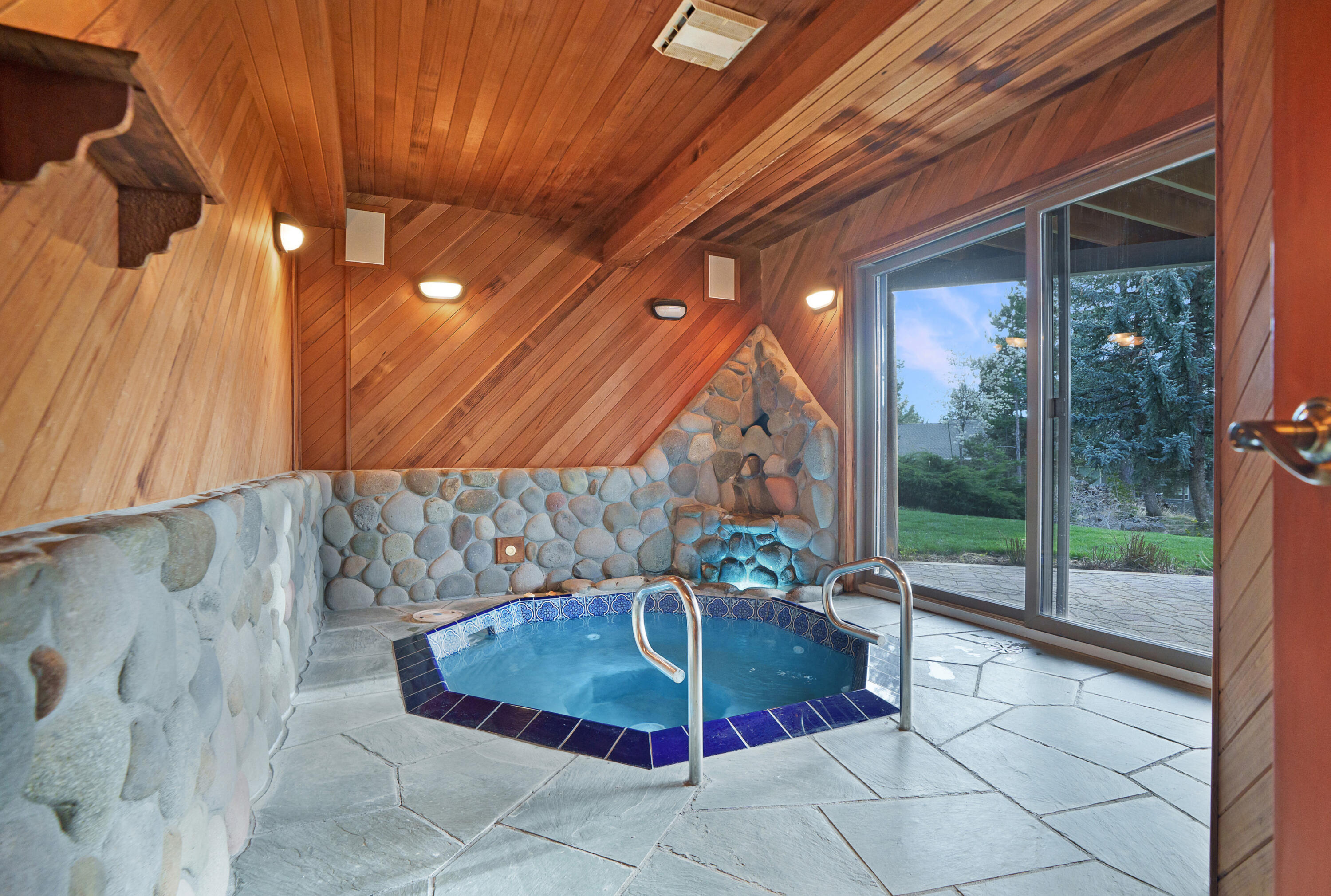 2889 NW Starview Drive