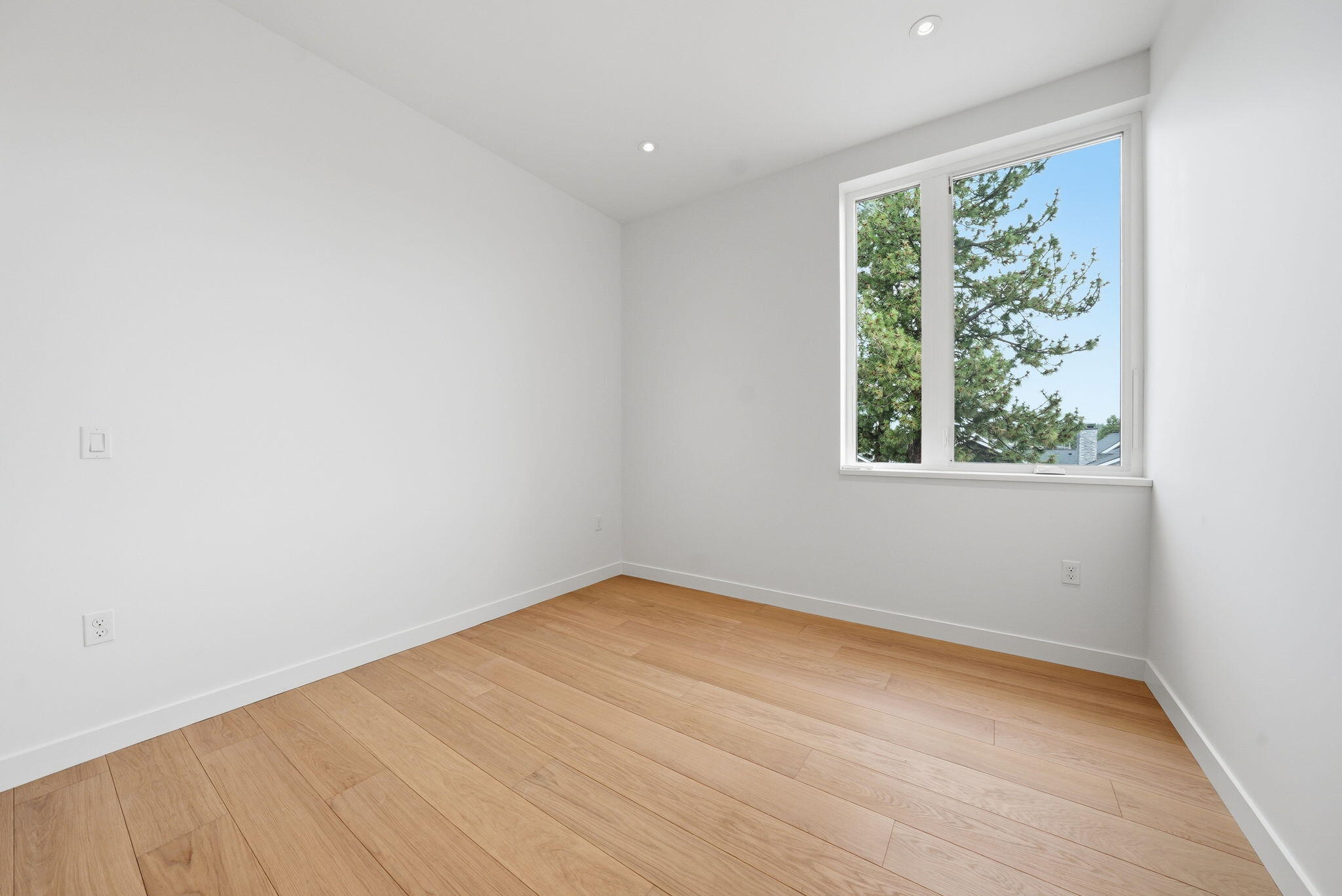 2745 NW Ordway Avenue, 202