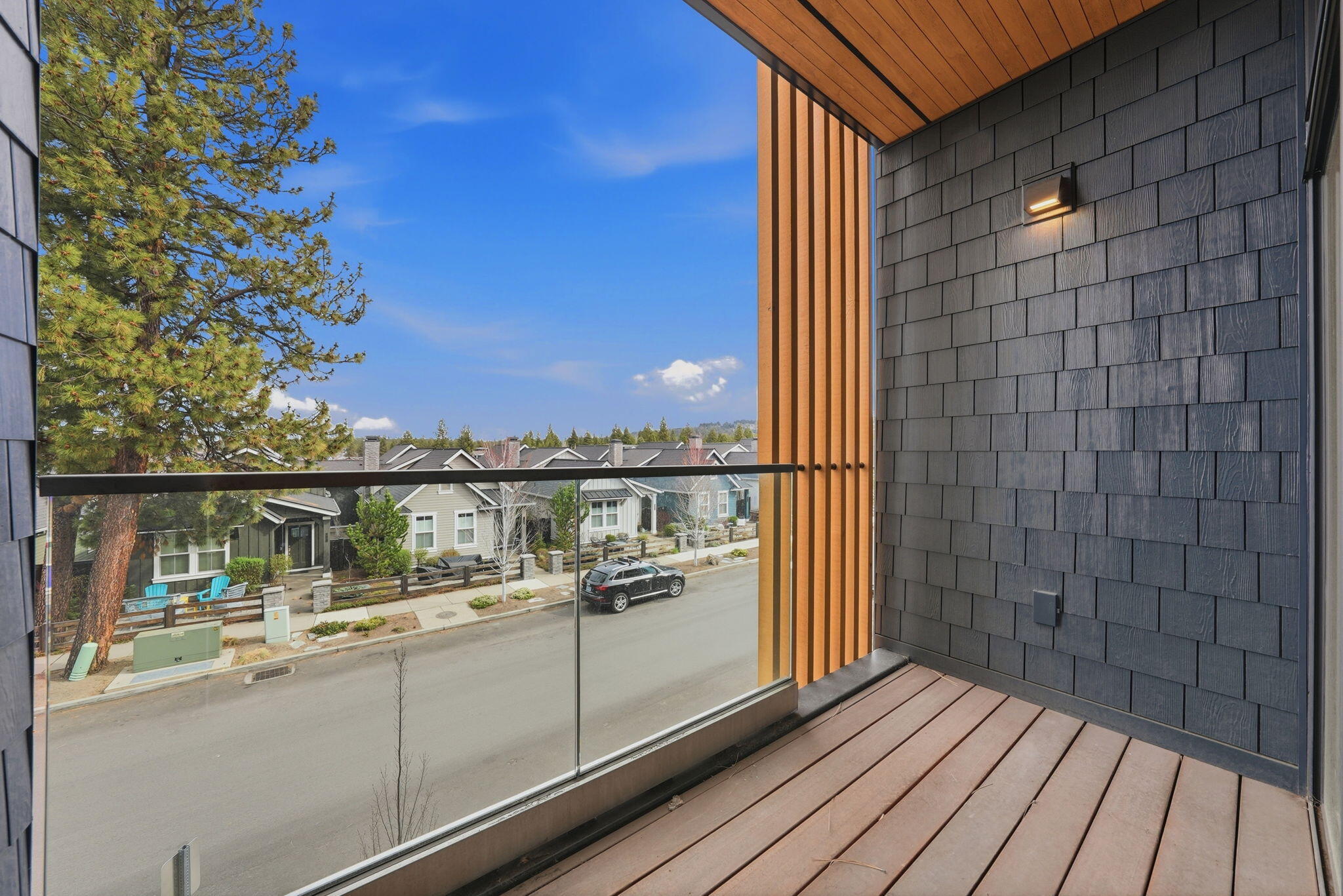 2745 NW Ordway Avenue, 202