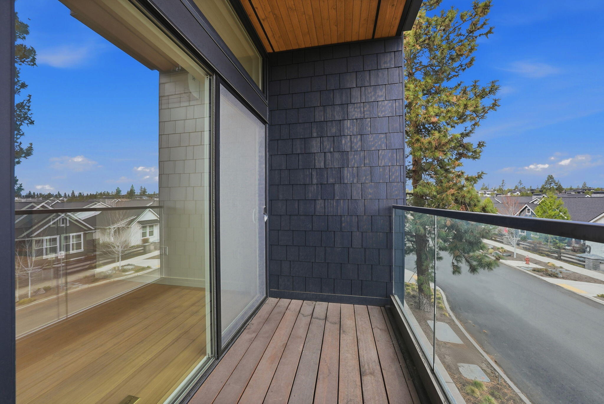 2745 NW Ordway Avenue, 202