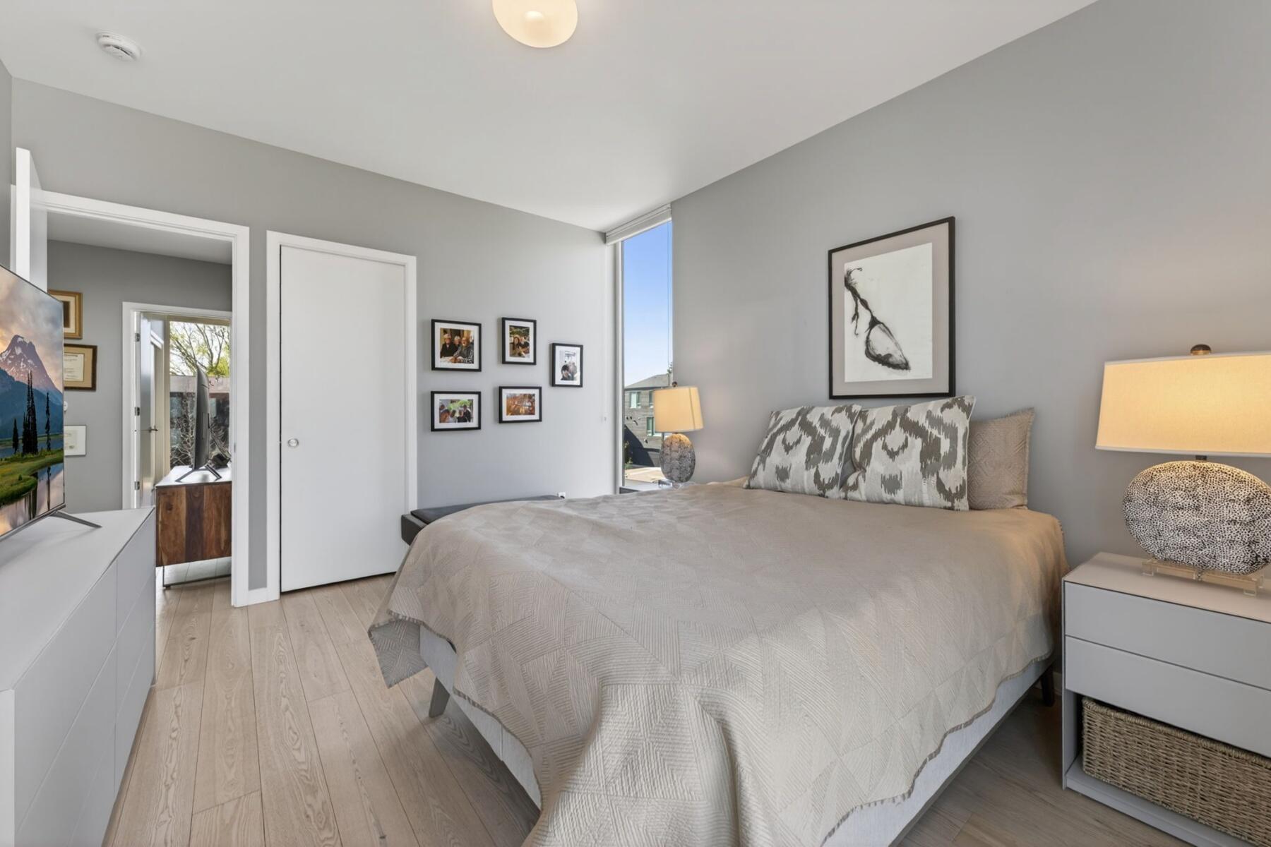 55 SW Wall Street, UNIT 3 & 3A