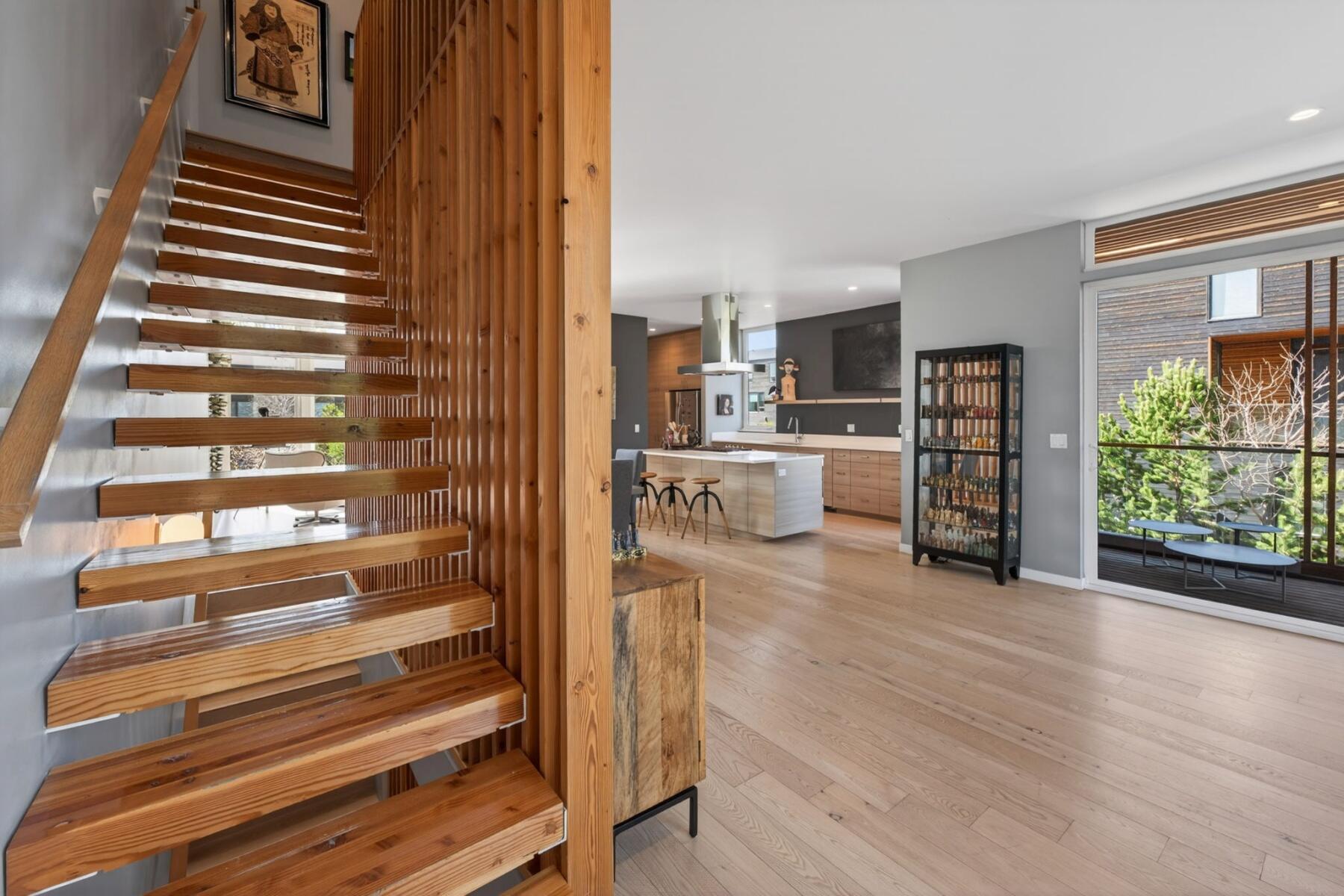 55 SW Wall Street, UNIT 3 & 3A