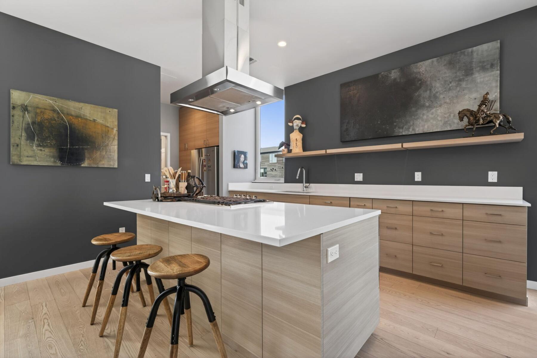 55 SW Wall Street, UNIT 3 & 3A