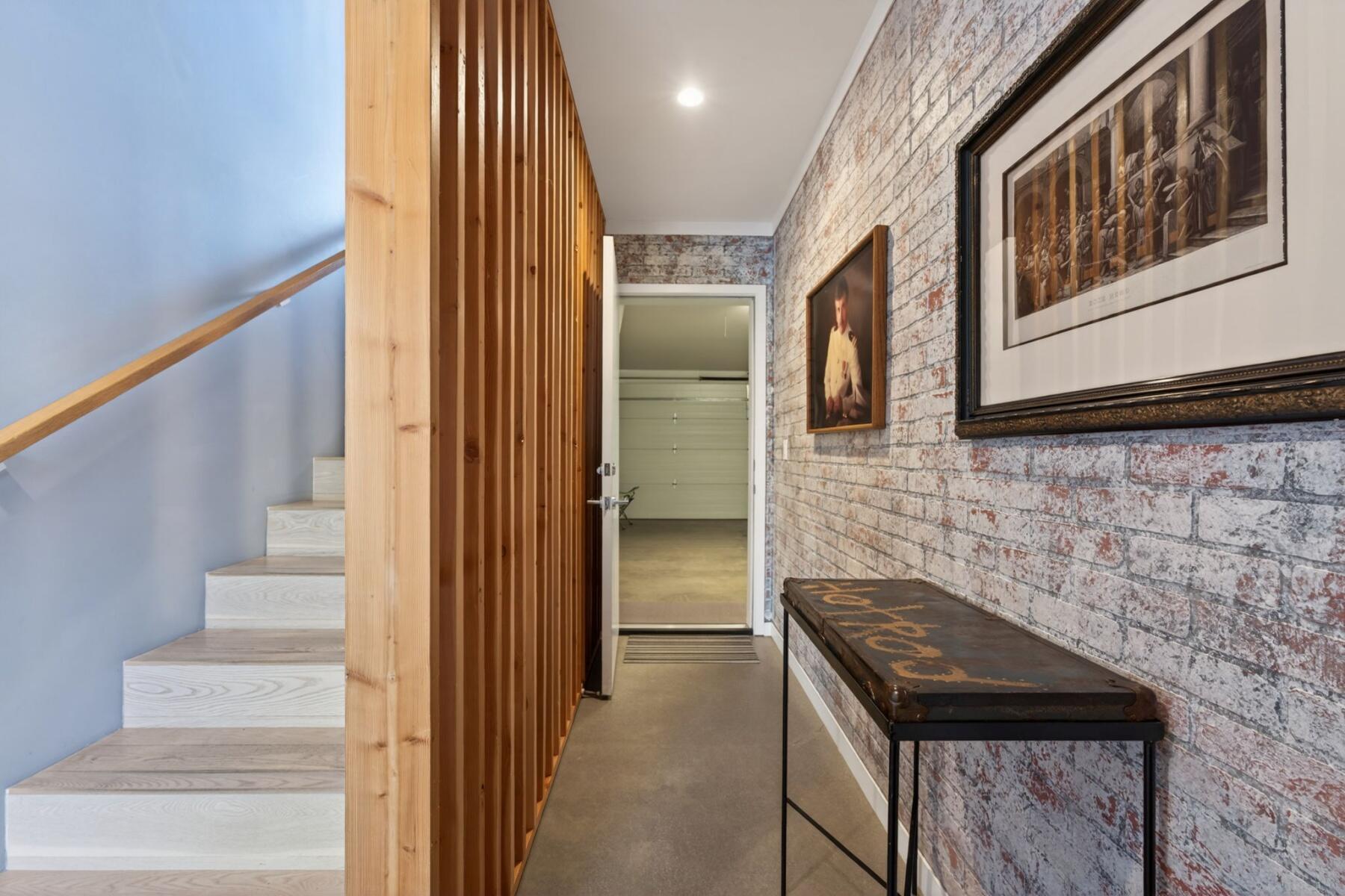 55 SW Wall Street, UNIT 3 & 3A