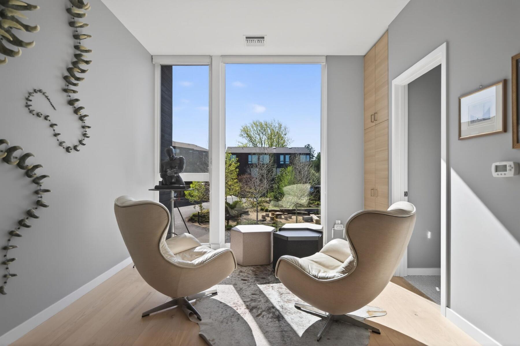 55 SW Wall Street, UNIT 3 & 3A