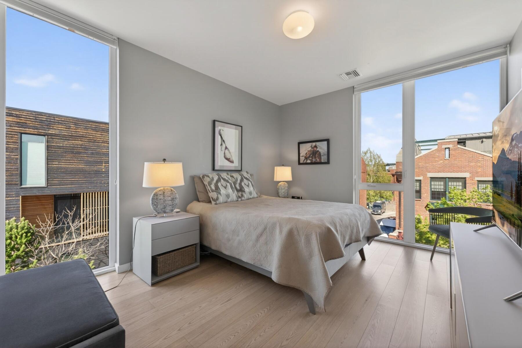 55 SW Wall Street, UNIT 3 & 3A