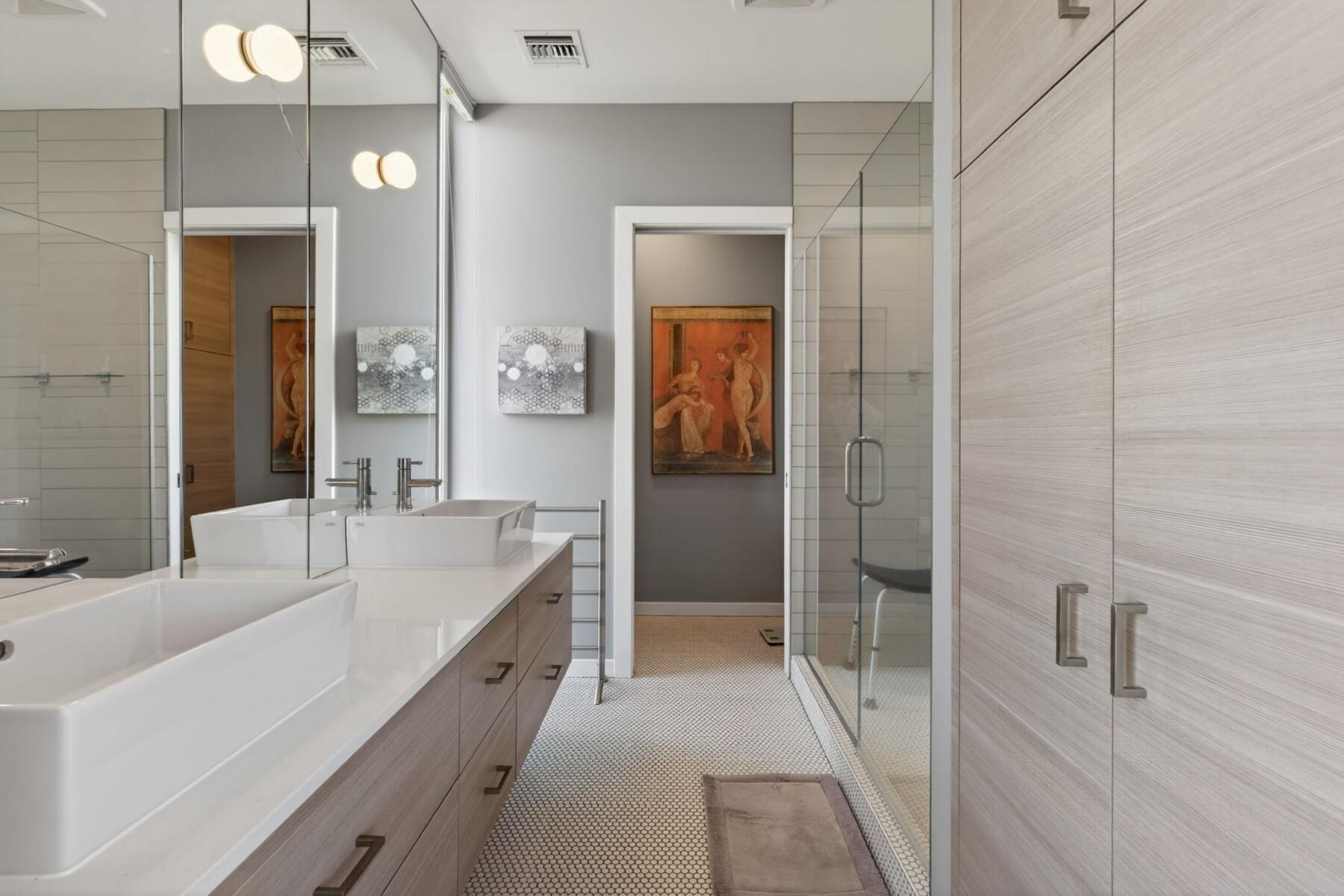 55 SW Wall Street, UNIT 3 & 3A
