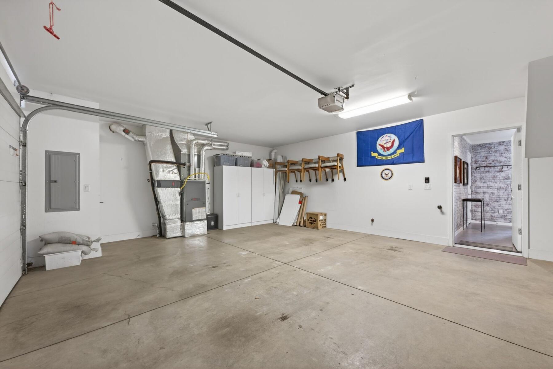 55 SW Wall Street, UNIT 3 & 3A