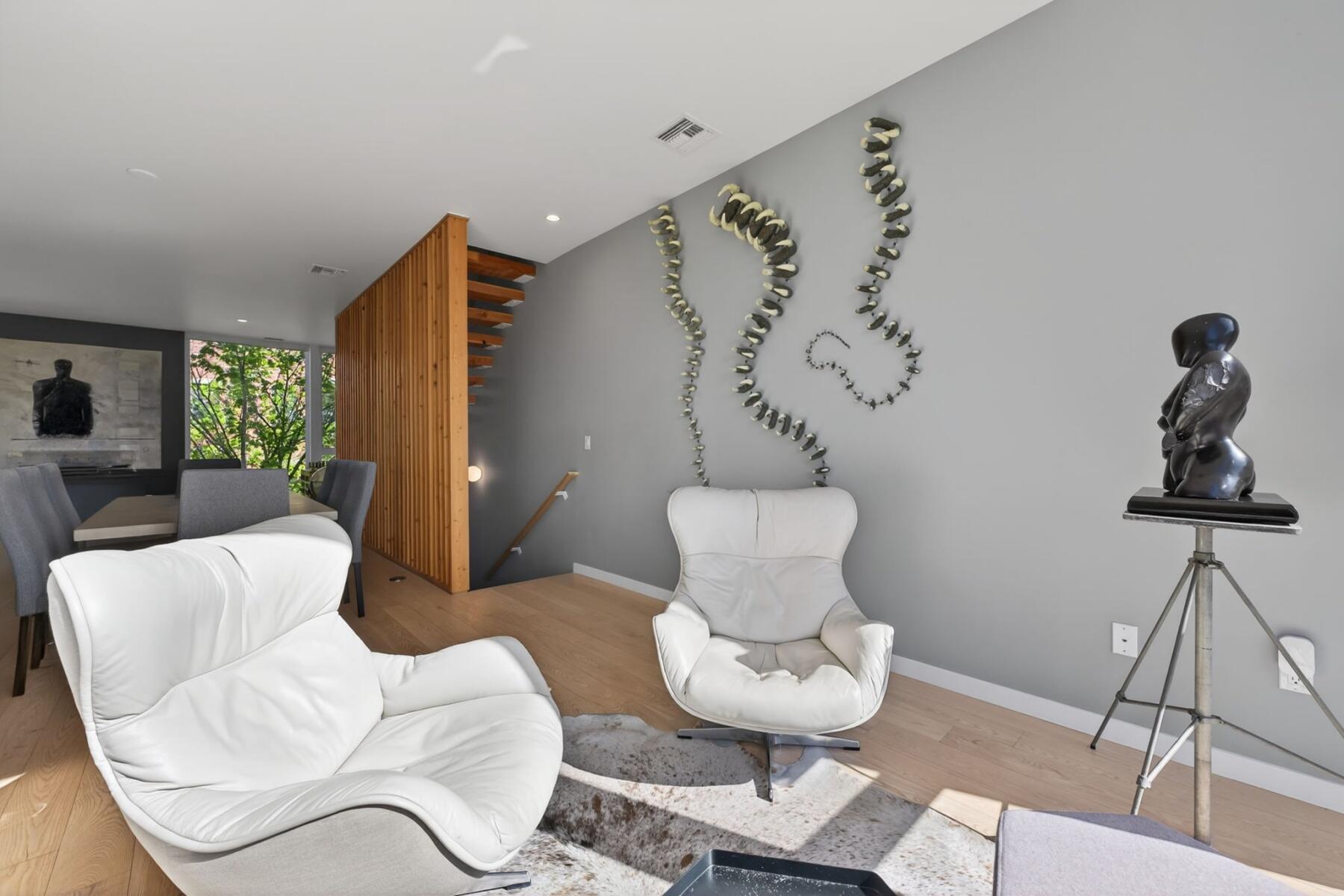 55 SW Wall Street, UNIT 3 & 3A