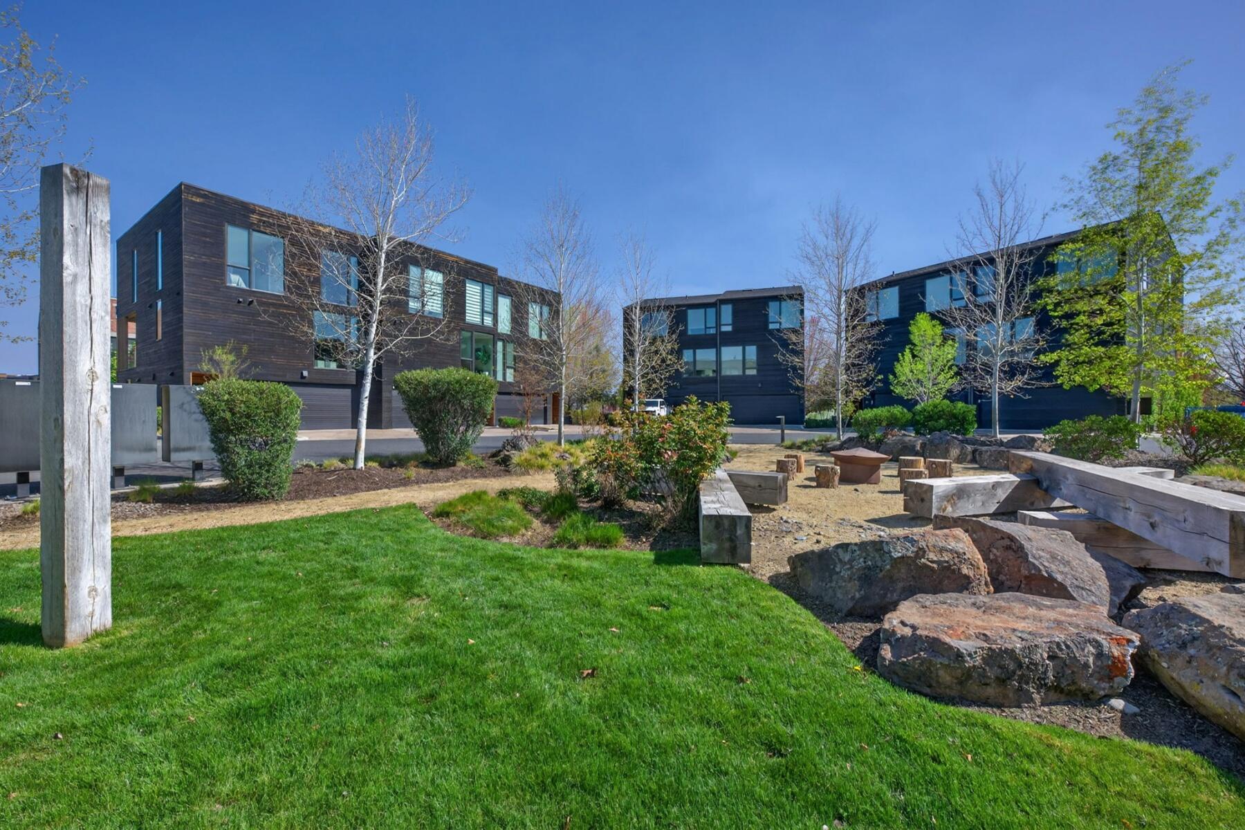 55 SW Wall Street, UNIT 3 & 3A