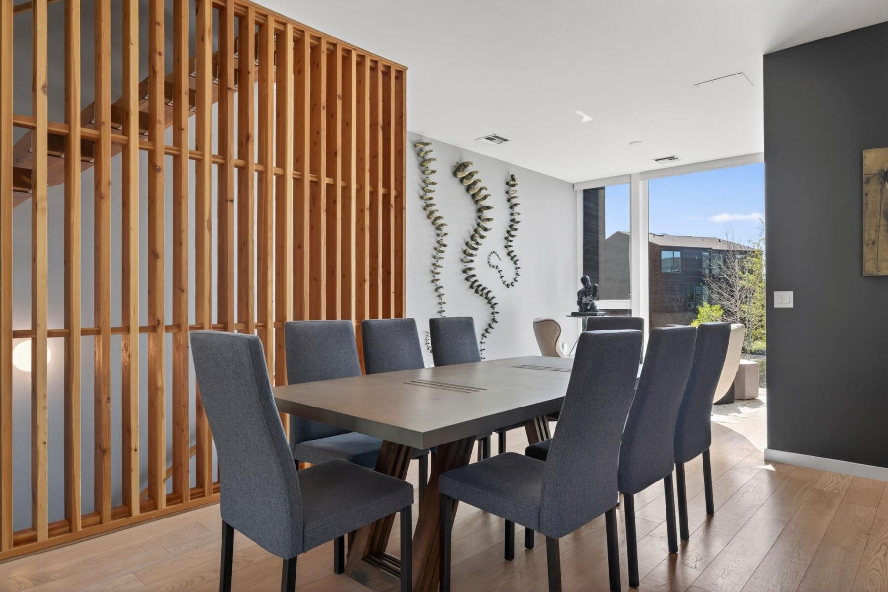55 SW Wall Street, UNIT 3 & 3A