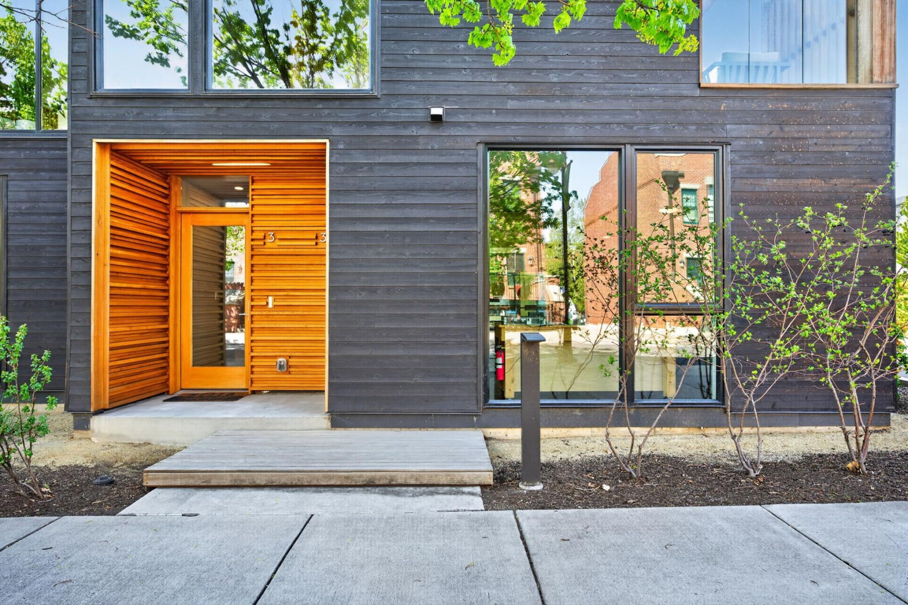 55 SW Wall Street, UNIT 3 & 3A