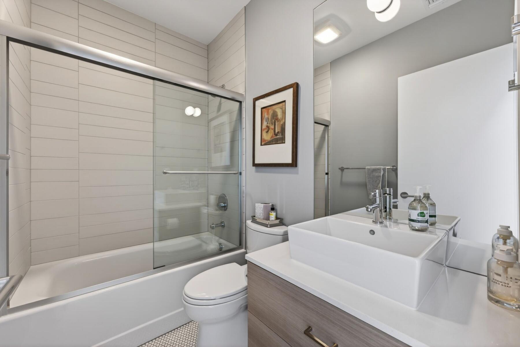 55 SW Wall Street, UNIT 3 & 3A