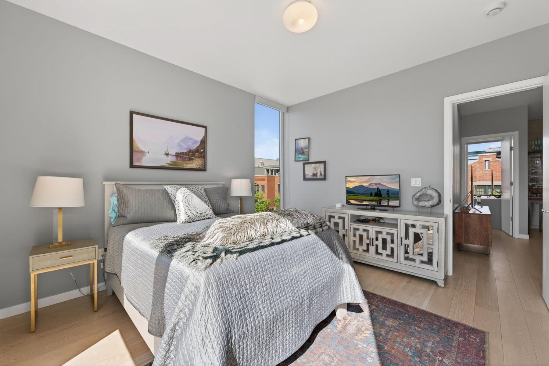 55 SW Wall Street, UNIT 3 & 3A