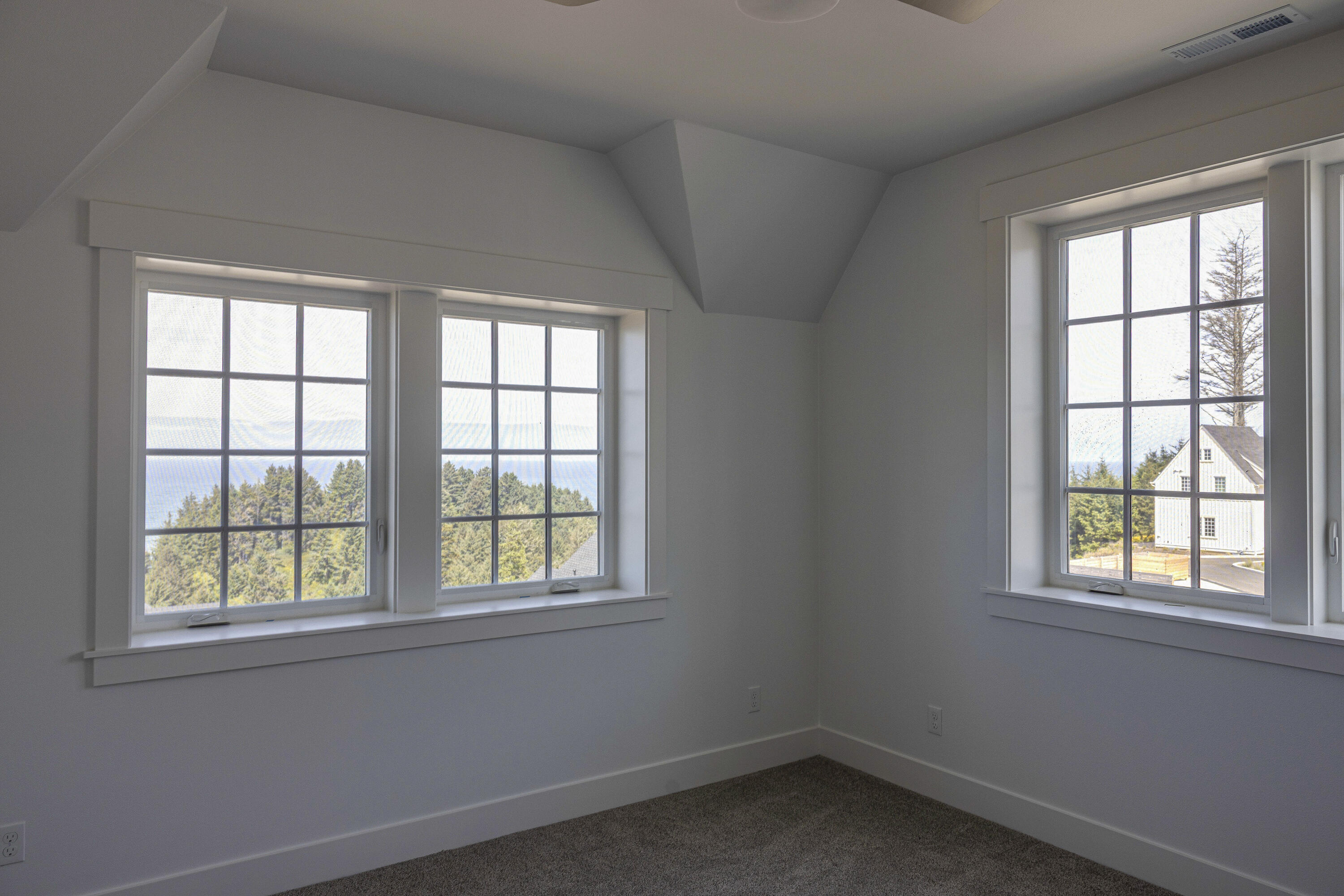 401 NE Moonwake Lane, 14