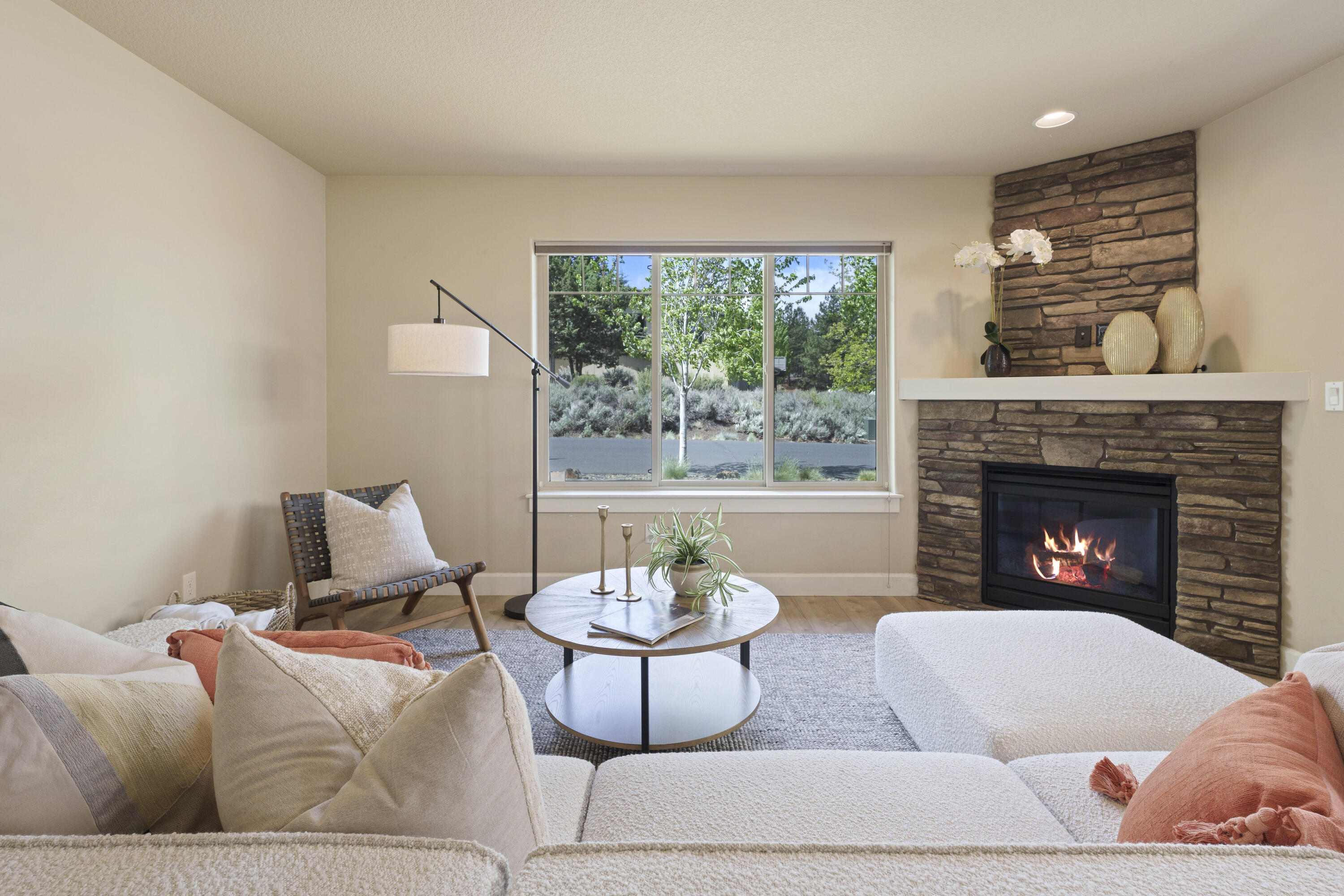 61138 SE Sydney Harbor Drive