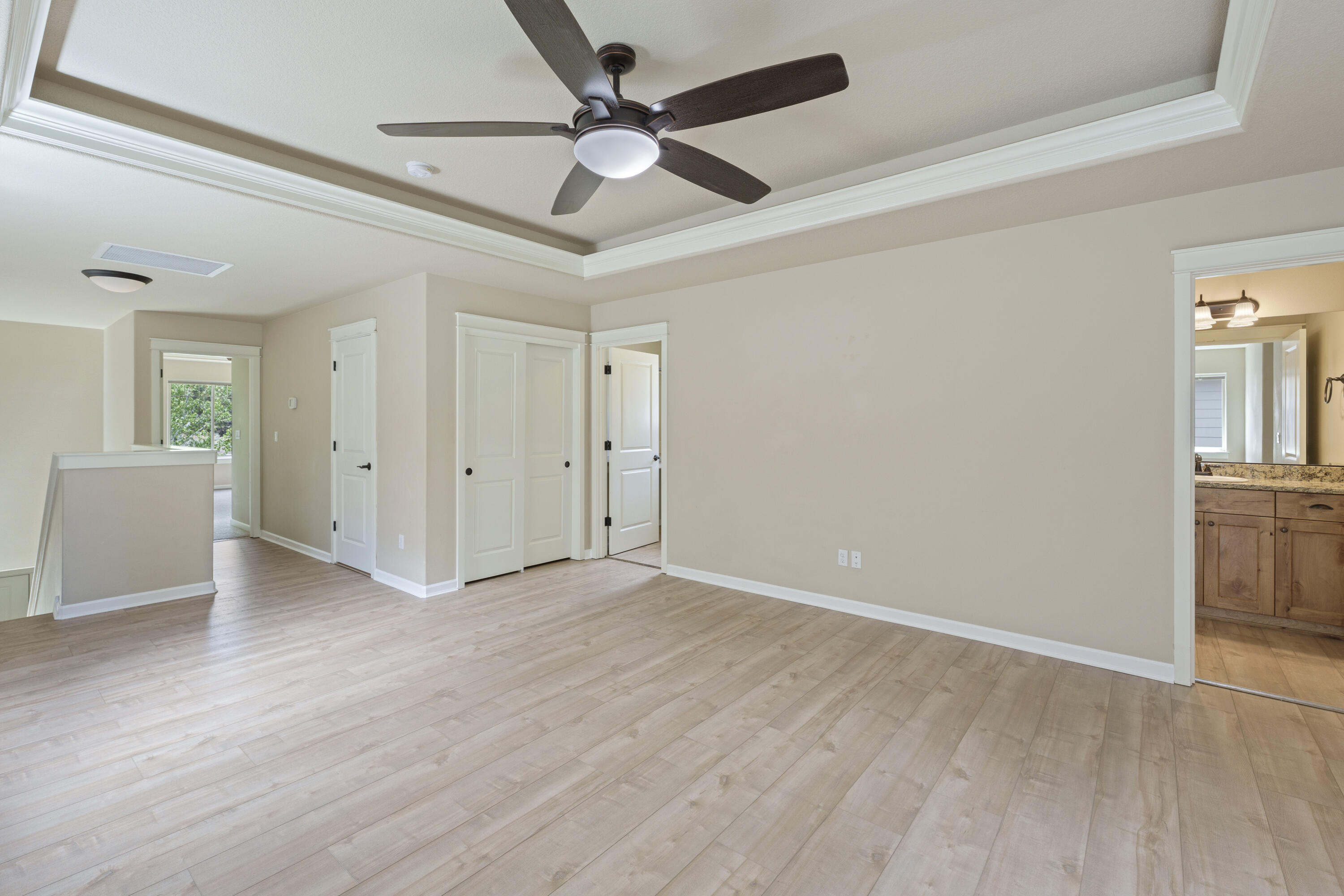 61138 SE Sydney Harbor Drive