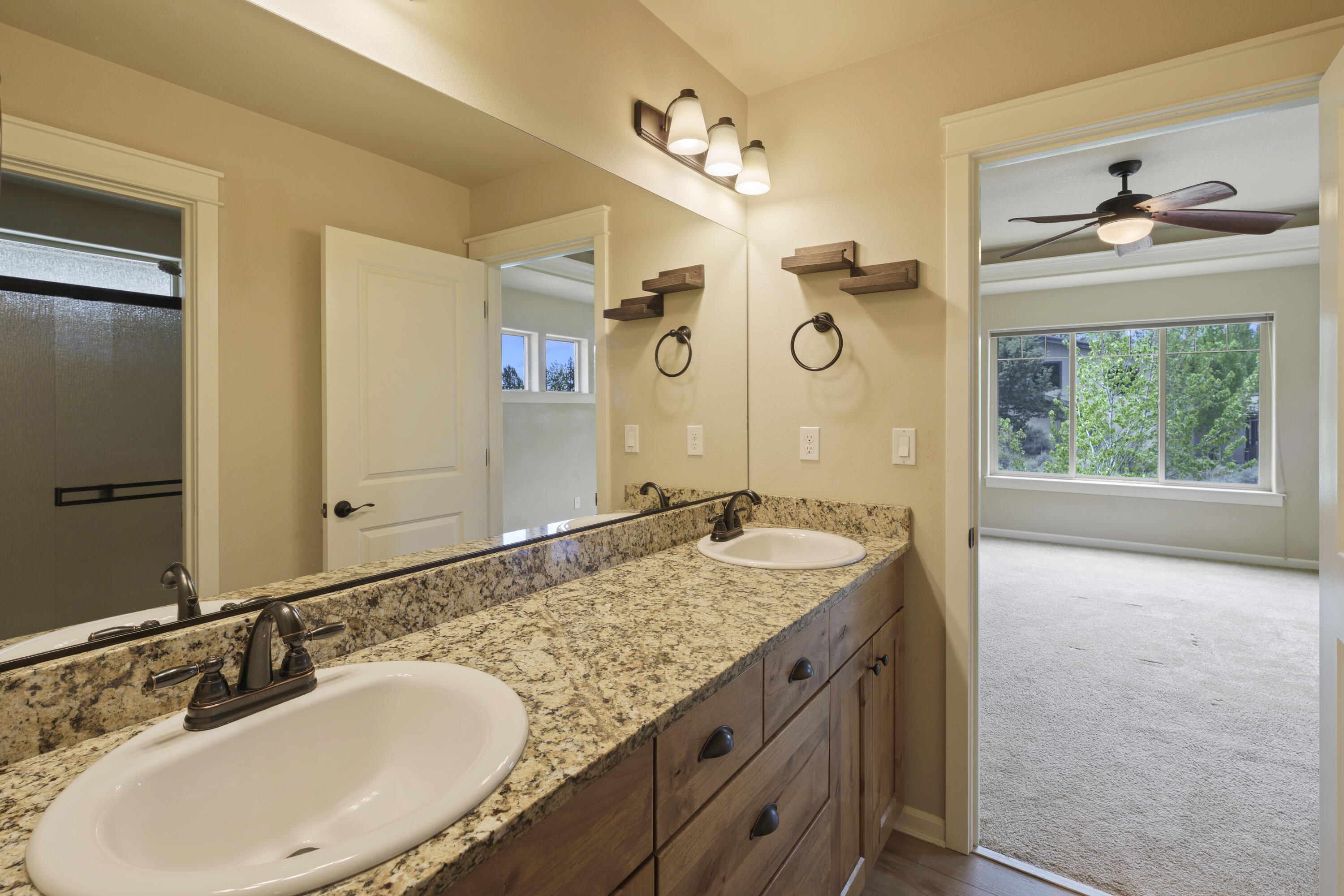61138 SE Sydney Harbor Drive