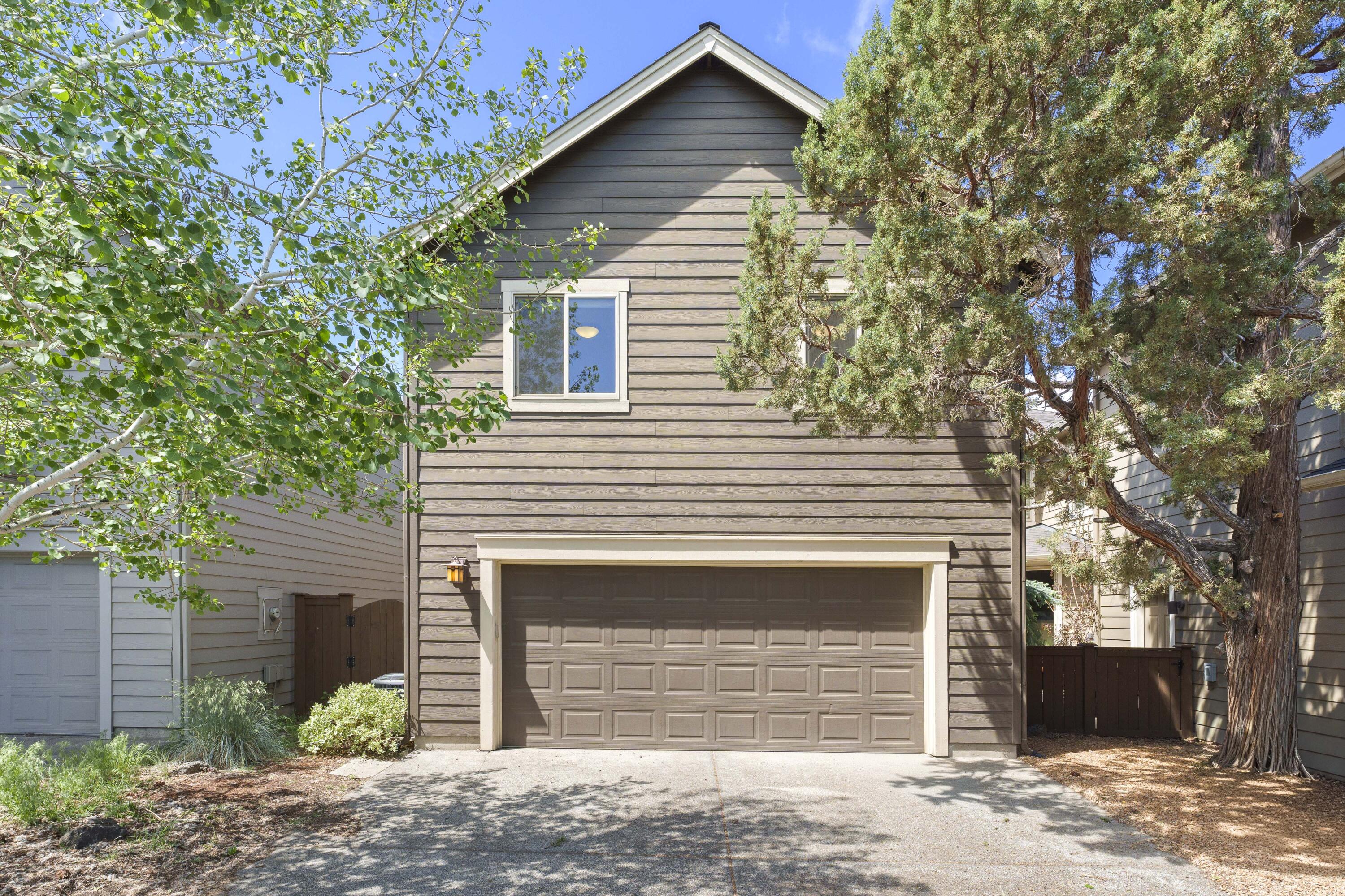 61138 SE Sydney Harbor Drive