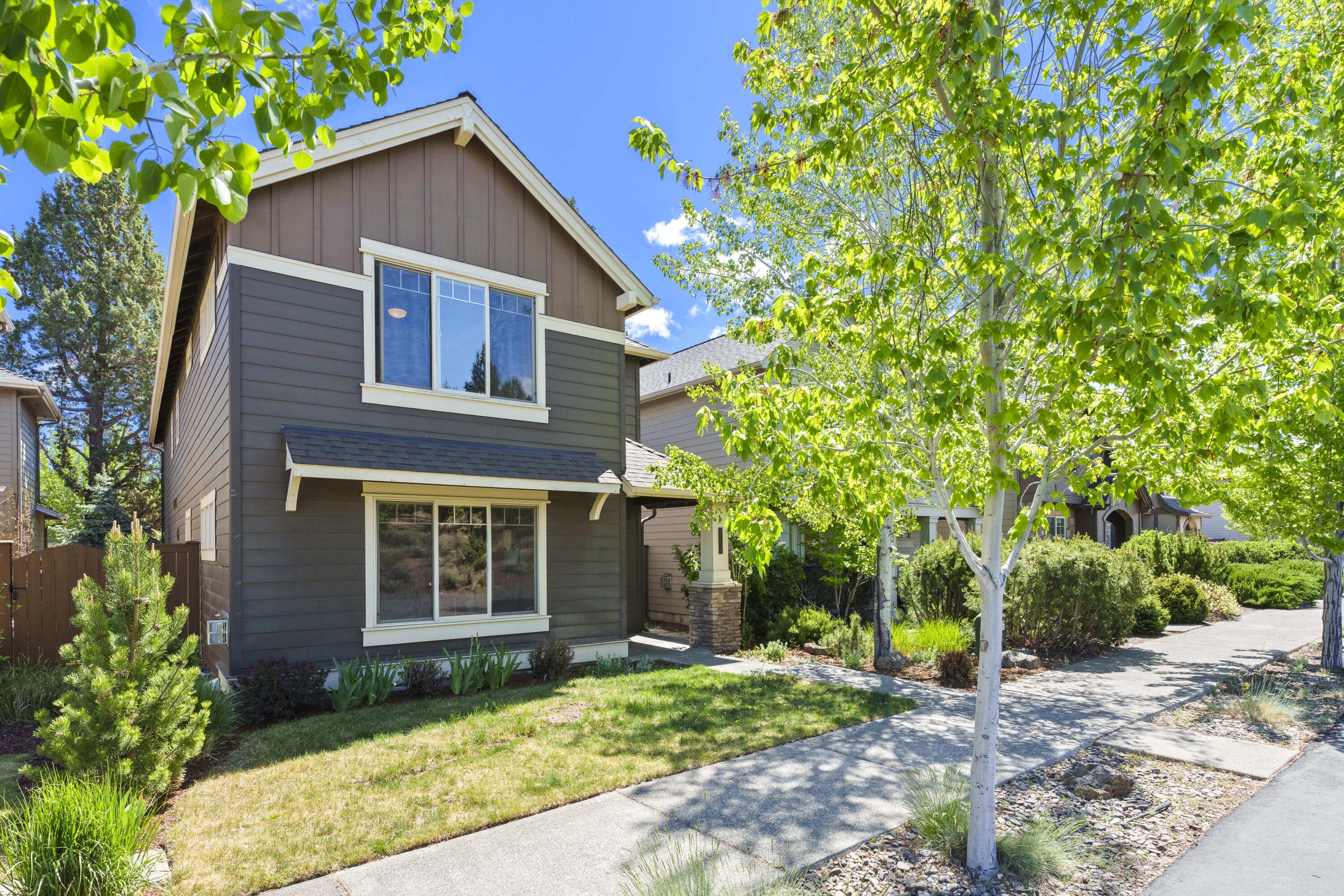 61138 SE Sydney Harbor Drive