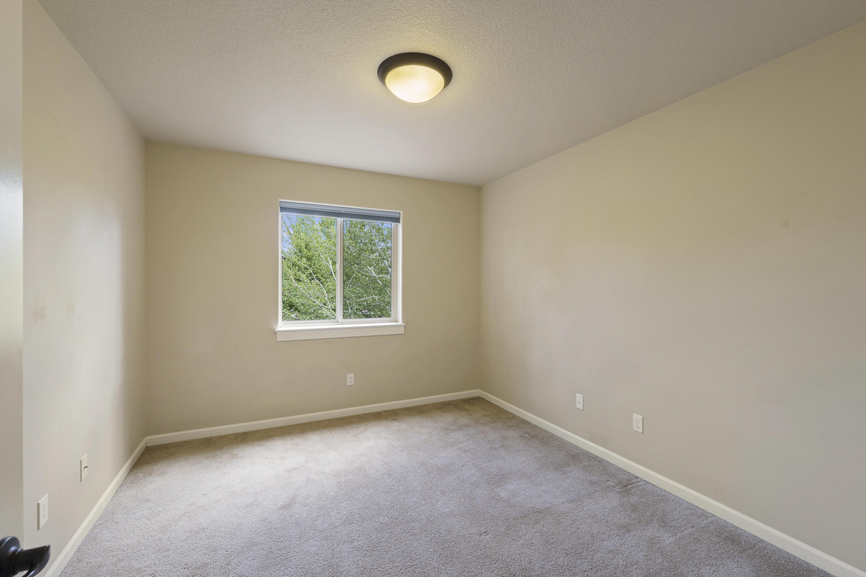 61138 SE Sydney Harbor Drive