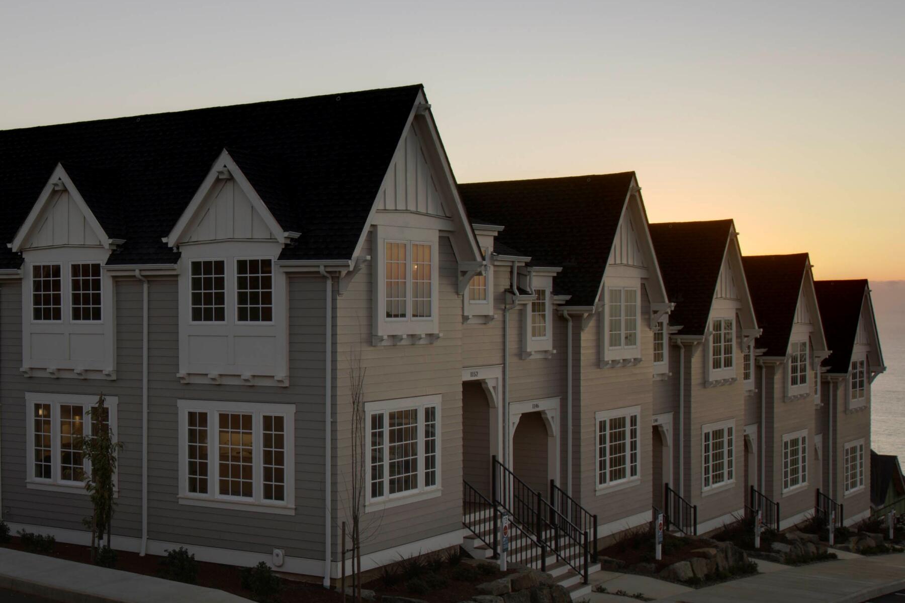 1152 NE Seascape Avenue, 9-13